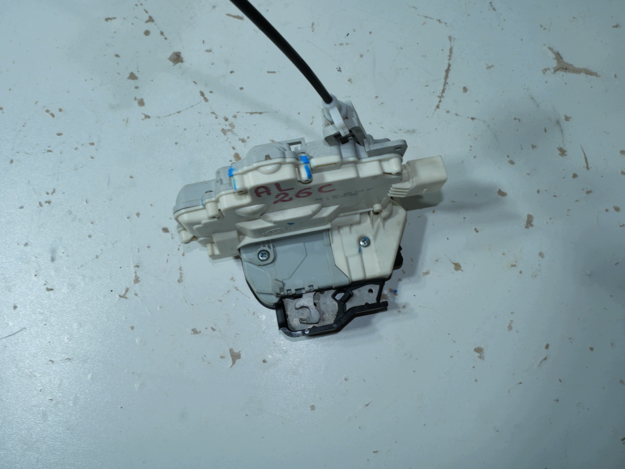zámok dvere AUDI A4 B7 8E1837016AA