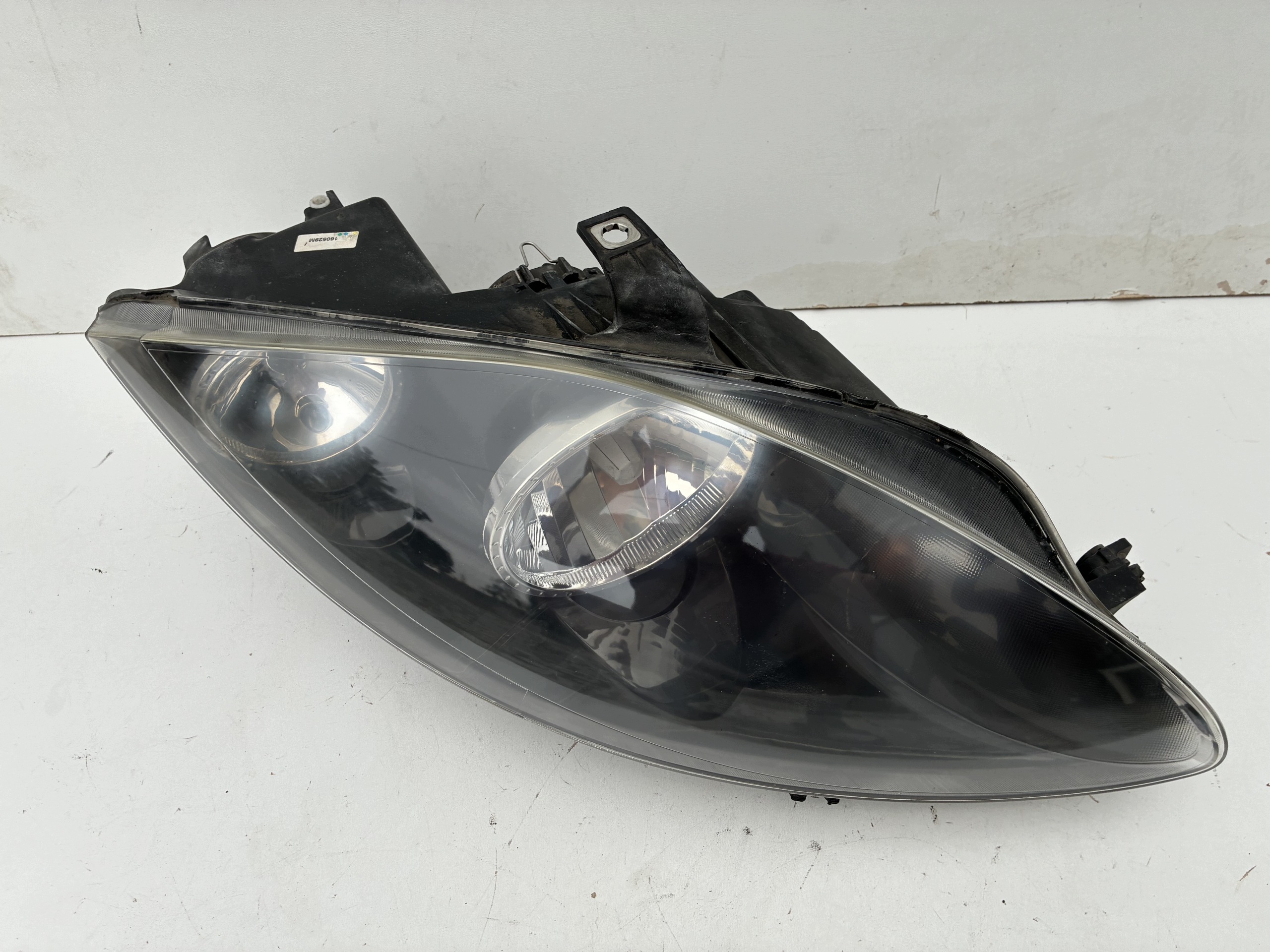 Reflektor light front front right Seat Leon II Altea 05-09r. ==OEM== Eu