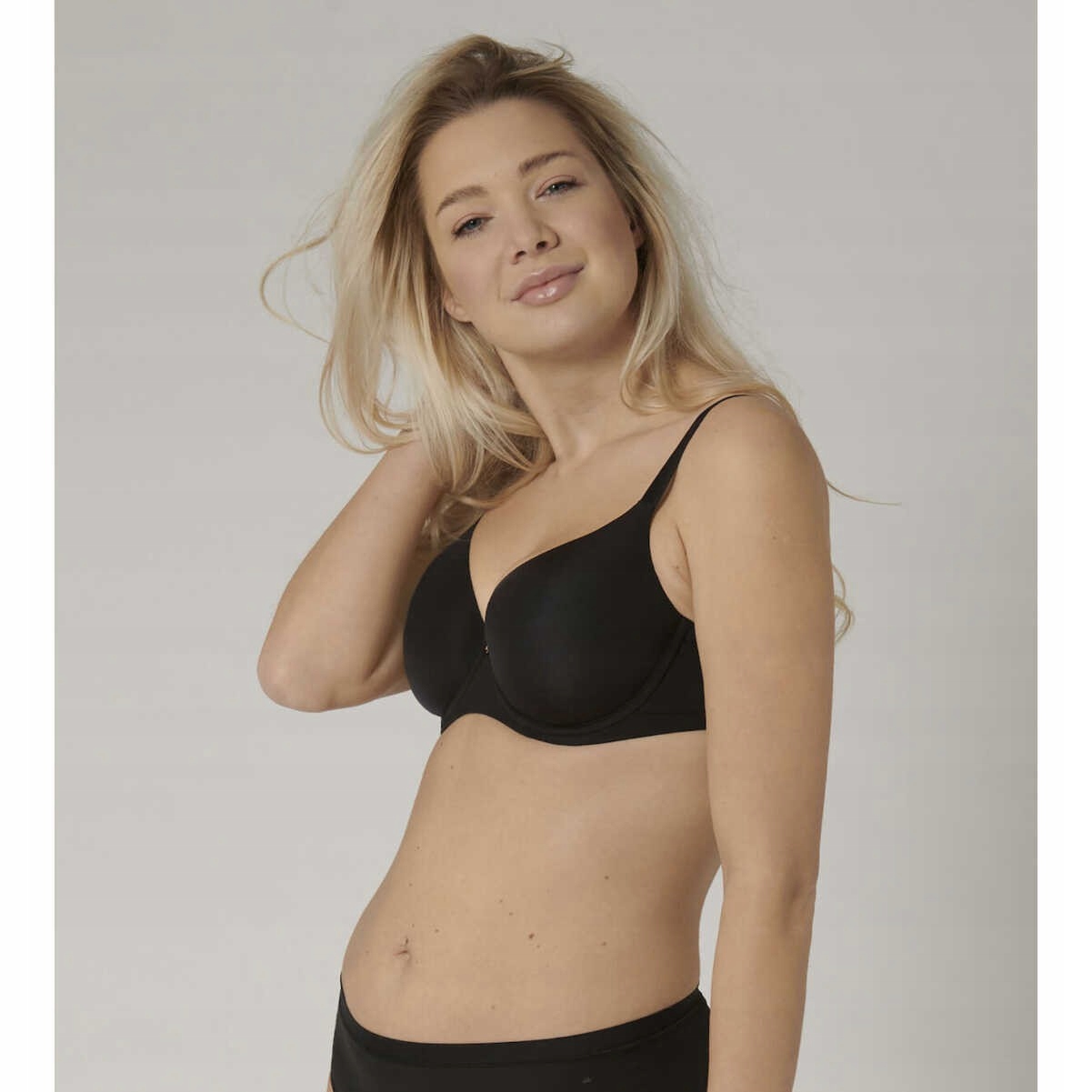 Vyztužená podprsenka Body Make Up Essentaials Černá Triumph Černá 8