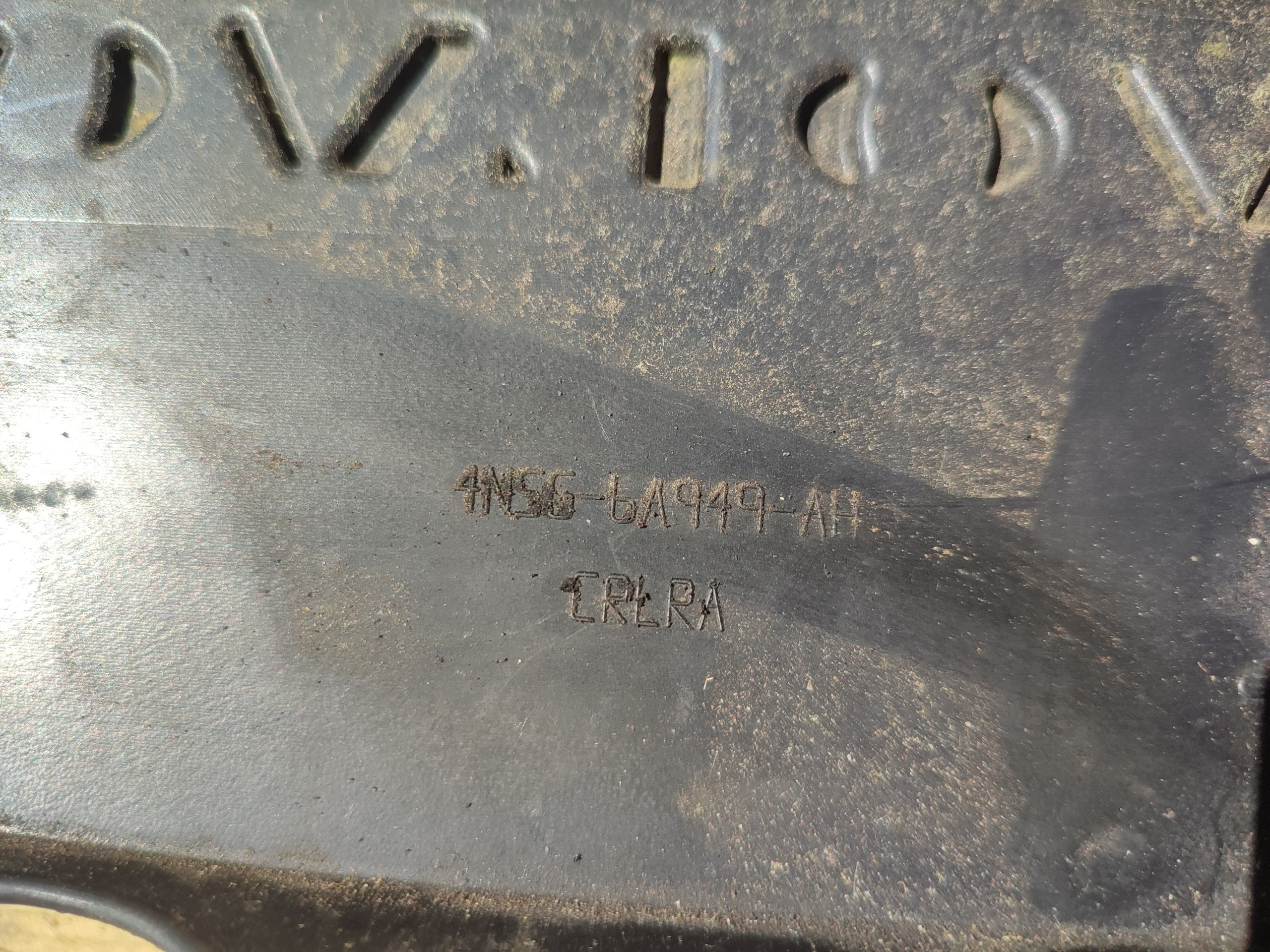 engine housing cover VOLVO V50 1.8 4NSG-6A949-AH