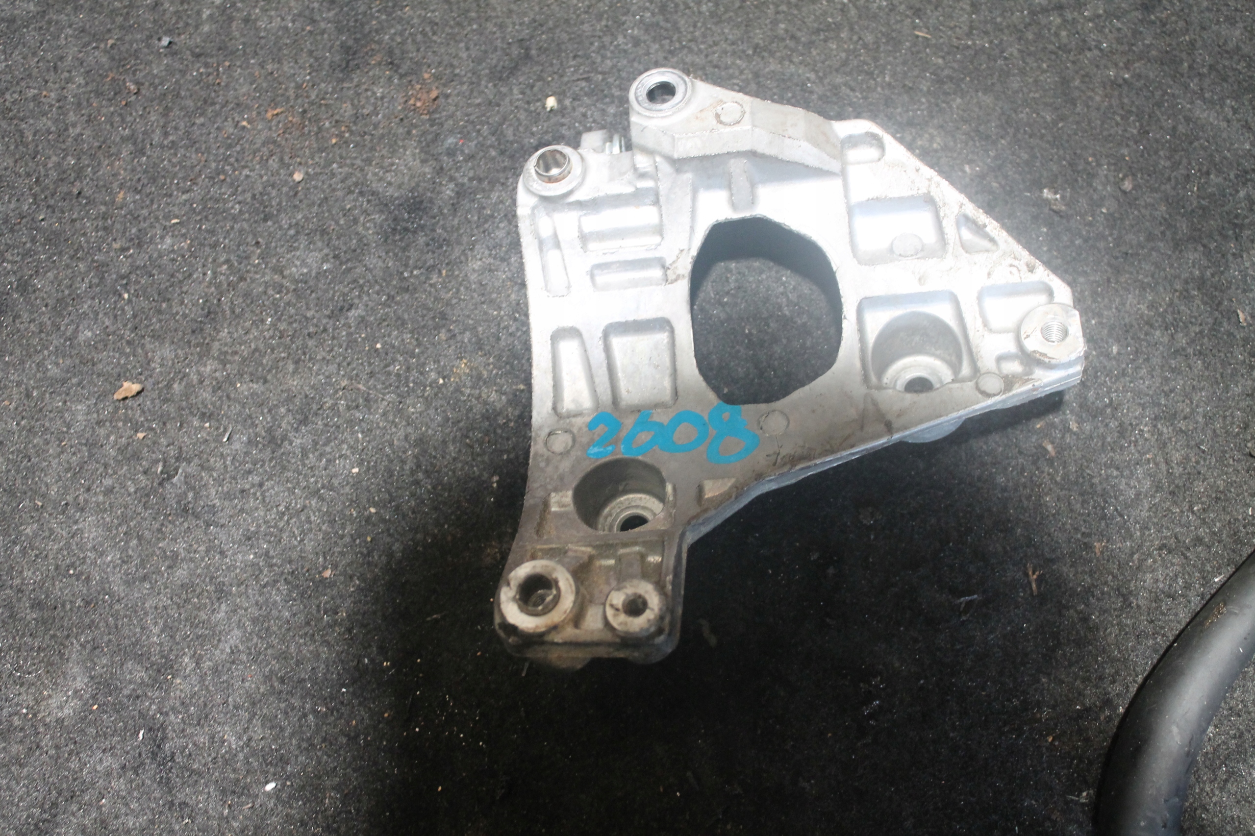 2608. support SPREZARKI JAGUAR RANGE ROVER KPLA-19D624-AB