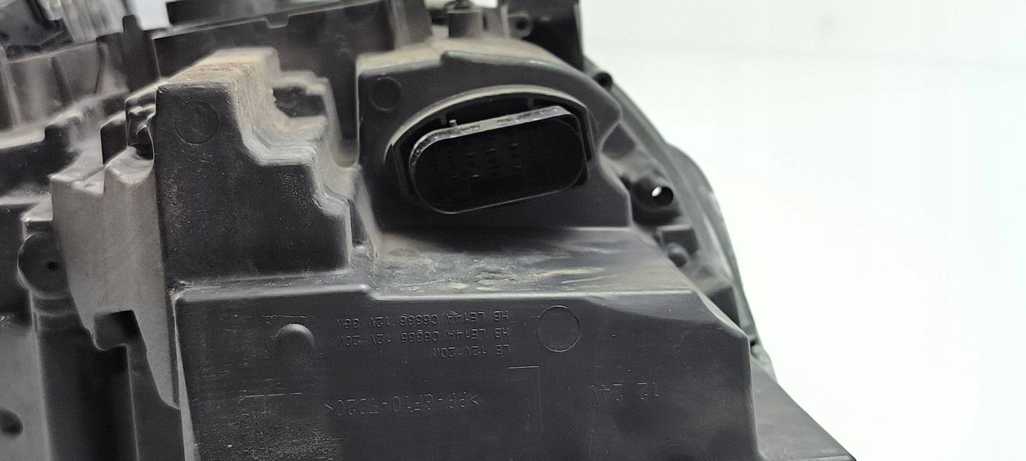 light left front 8W0941033 AUDI A4 B9 S-LINE EU