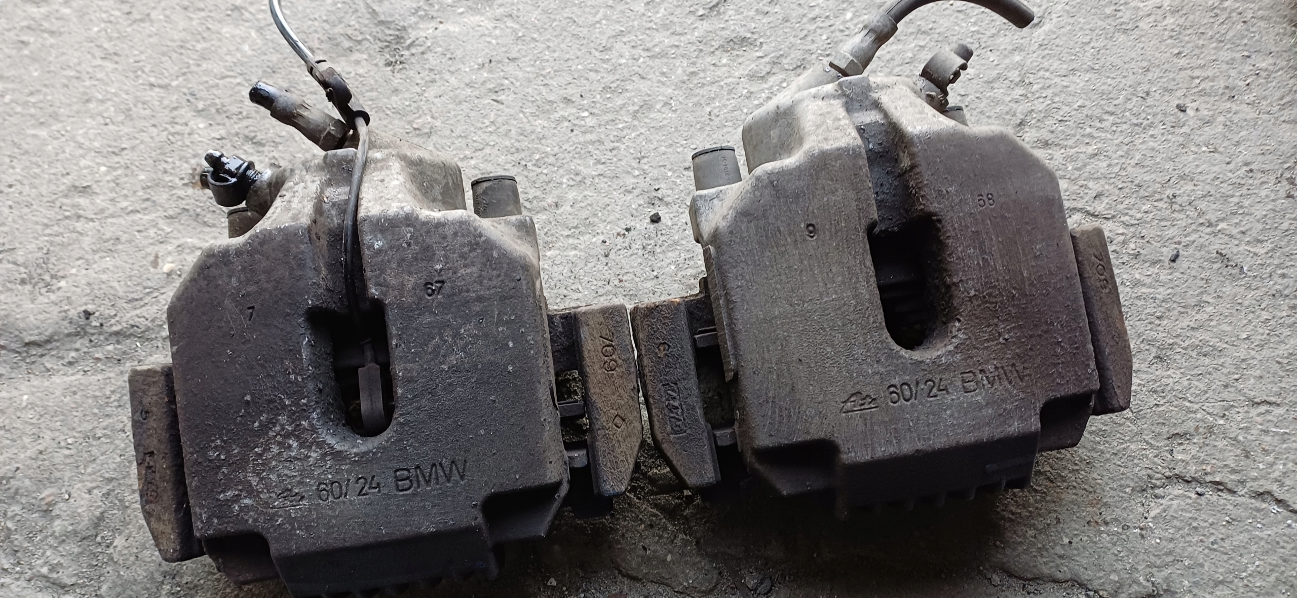 BMW E60 E61 Bremssattel Bremse Sattel Brems- links oder rechts heck 60/24