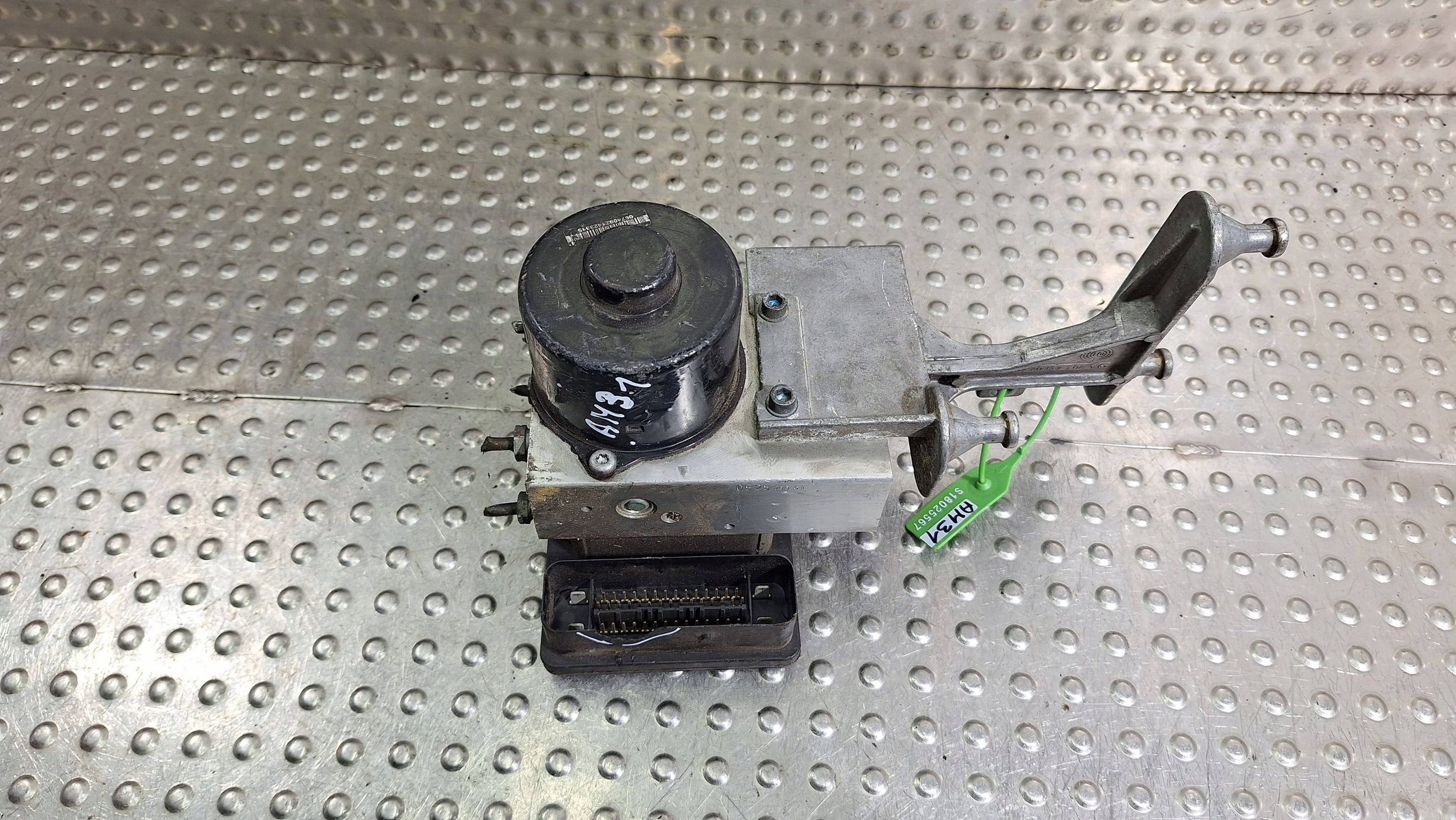 pump control unit ABS A0034319412 A2095450232 MERCEDES C KLASA W203