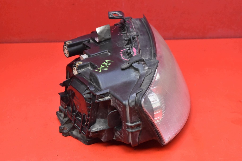 REFLEKTOR right light front lens EU 8E0941030C AUDI A4 B6 00-05