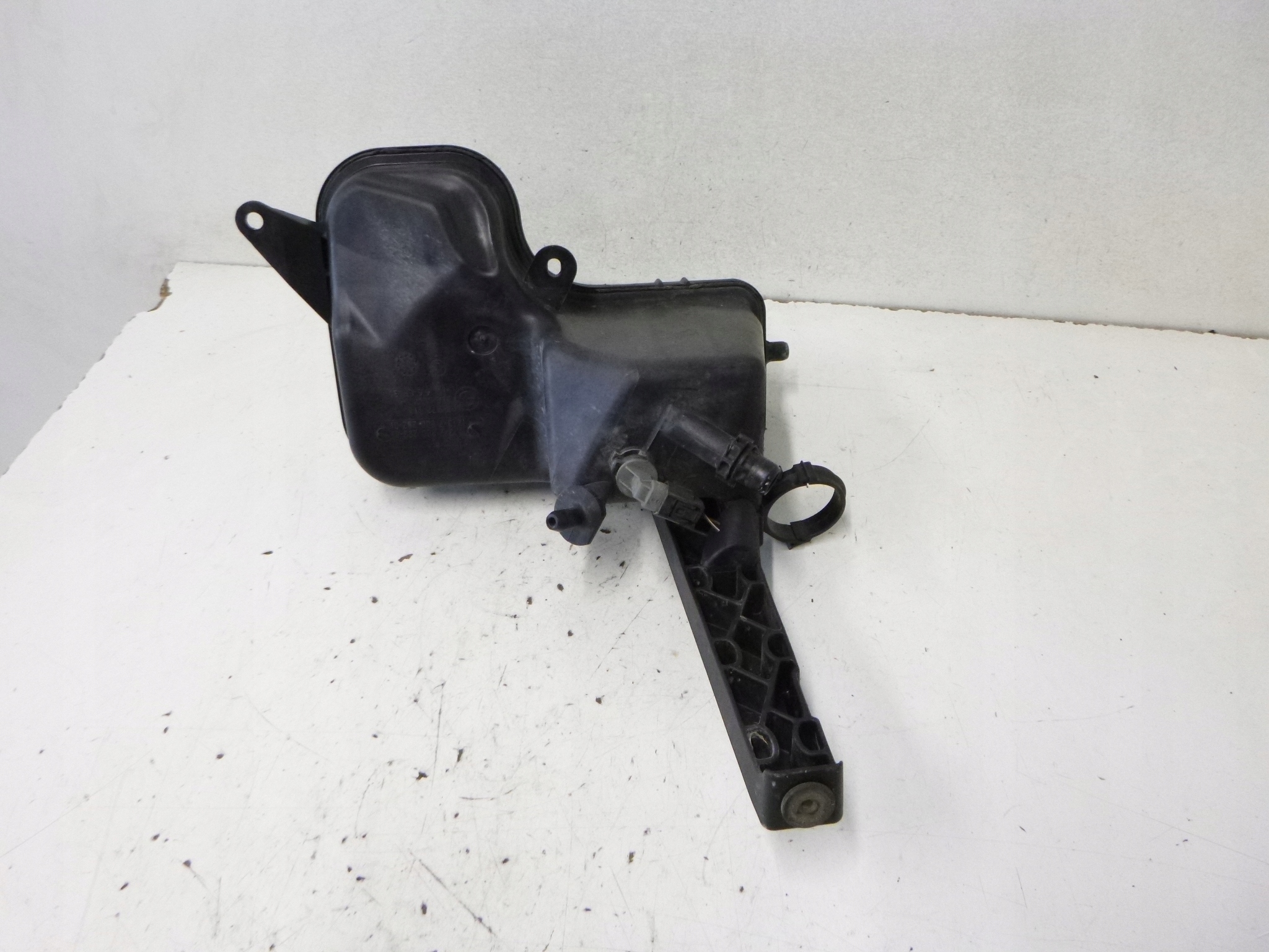 SERBATOIO LIQUIDO SERVOSTERZO BMW E60 E61 2.0D 05R.