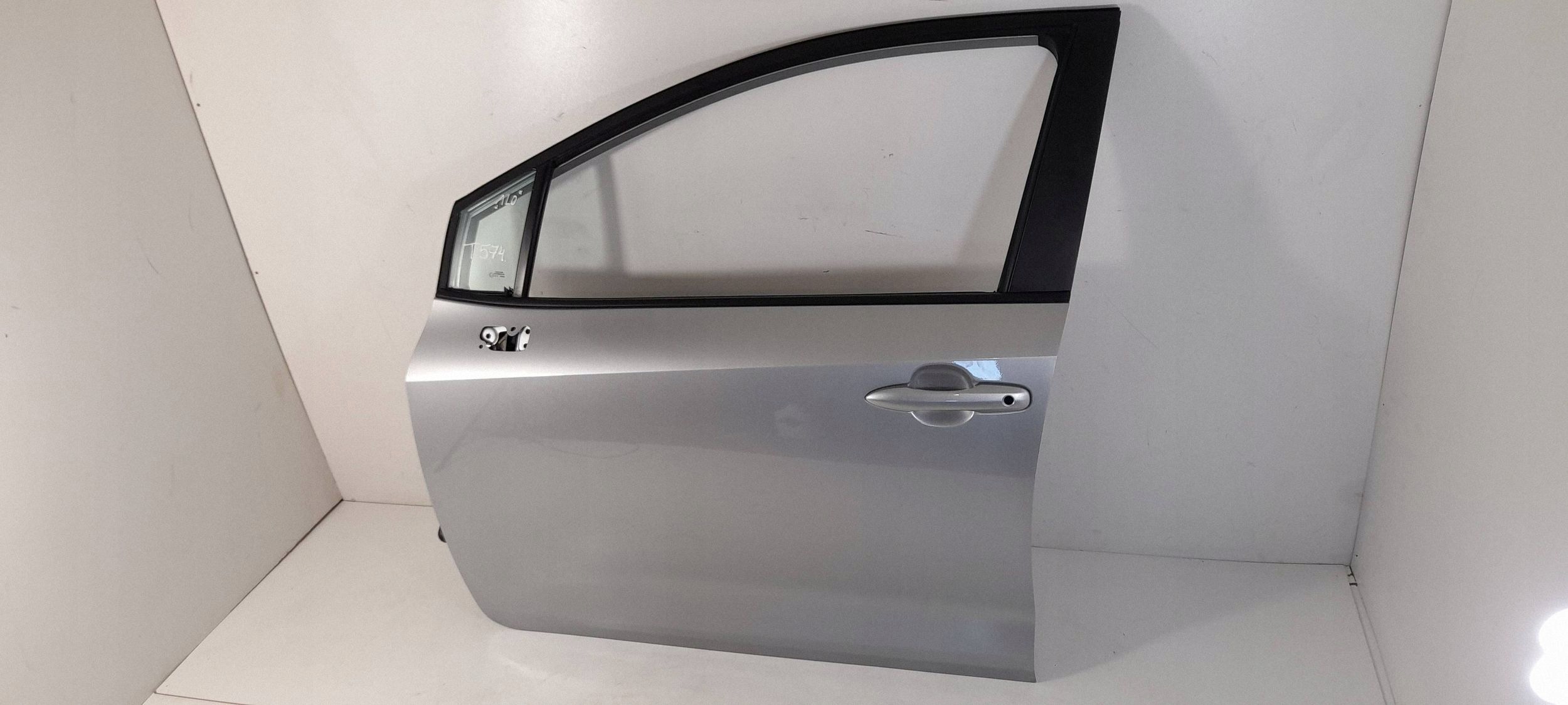 Toyota Corolla E21 Tür vorne links 1L0 (T574)