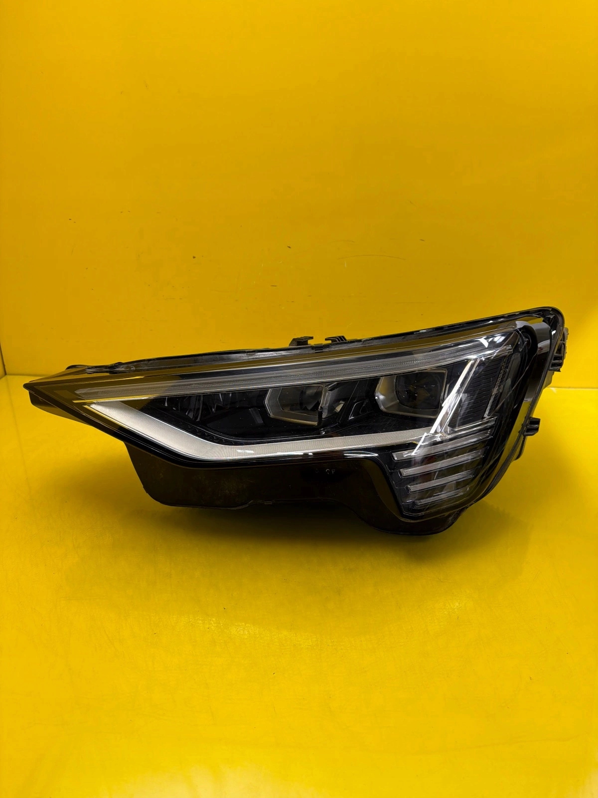 light left Audi E-tron 4KE Full Led 4KE941039