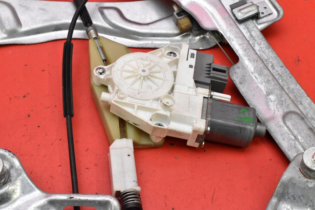window regulator left front MITSUBISHI ECLIPSE 4 IV 4G COUPE 06-09