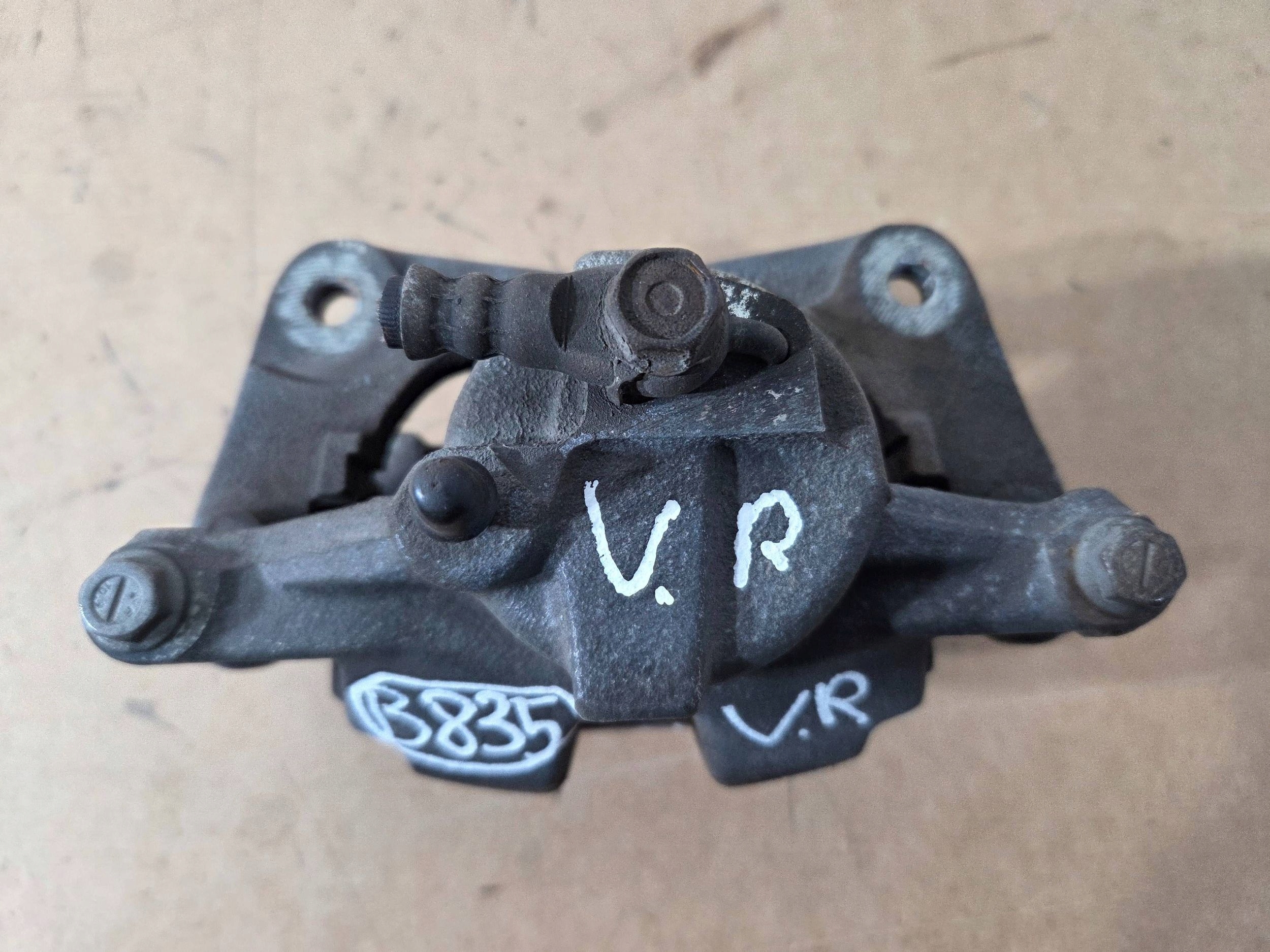 Toyota C-HR and caliper brake front right (B835)