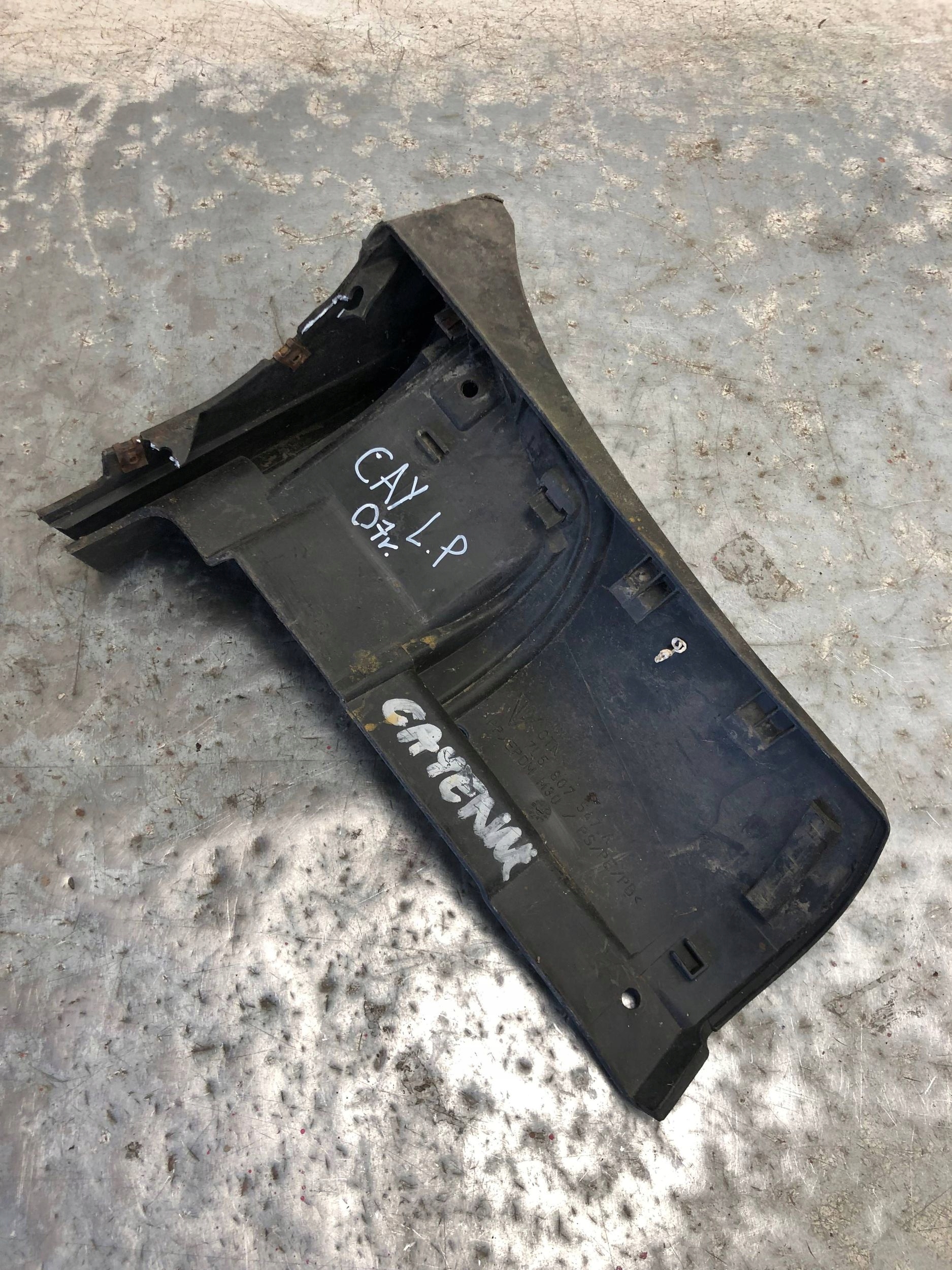 moulding pipe end of the threshold left PORSCHE CAYENNE 7L5807547A