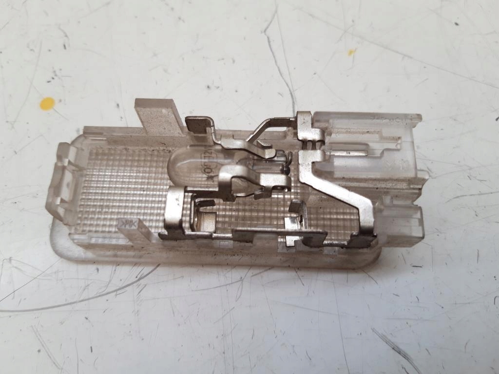 OŚWIETLENIE LAMPKA KABINY PEUGEOT 807 Producent części Peugeot OE