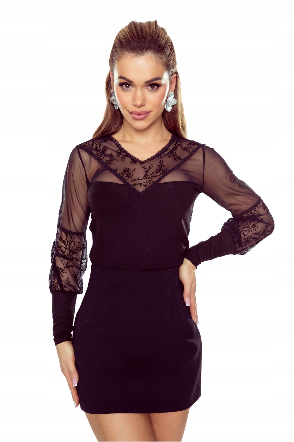 Bluzka bufiaste długie rękawy i V-dekolt z tiulu Justa Eldar czarna XL