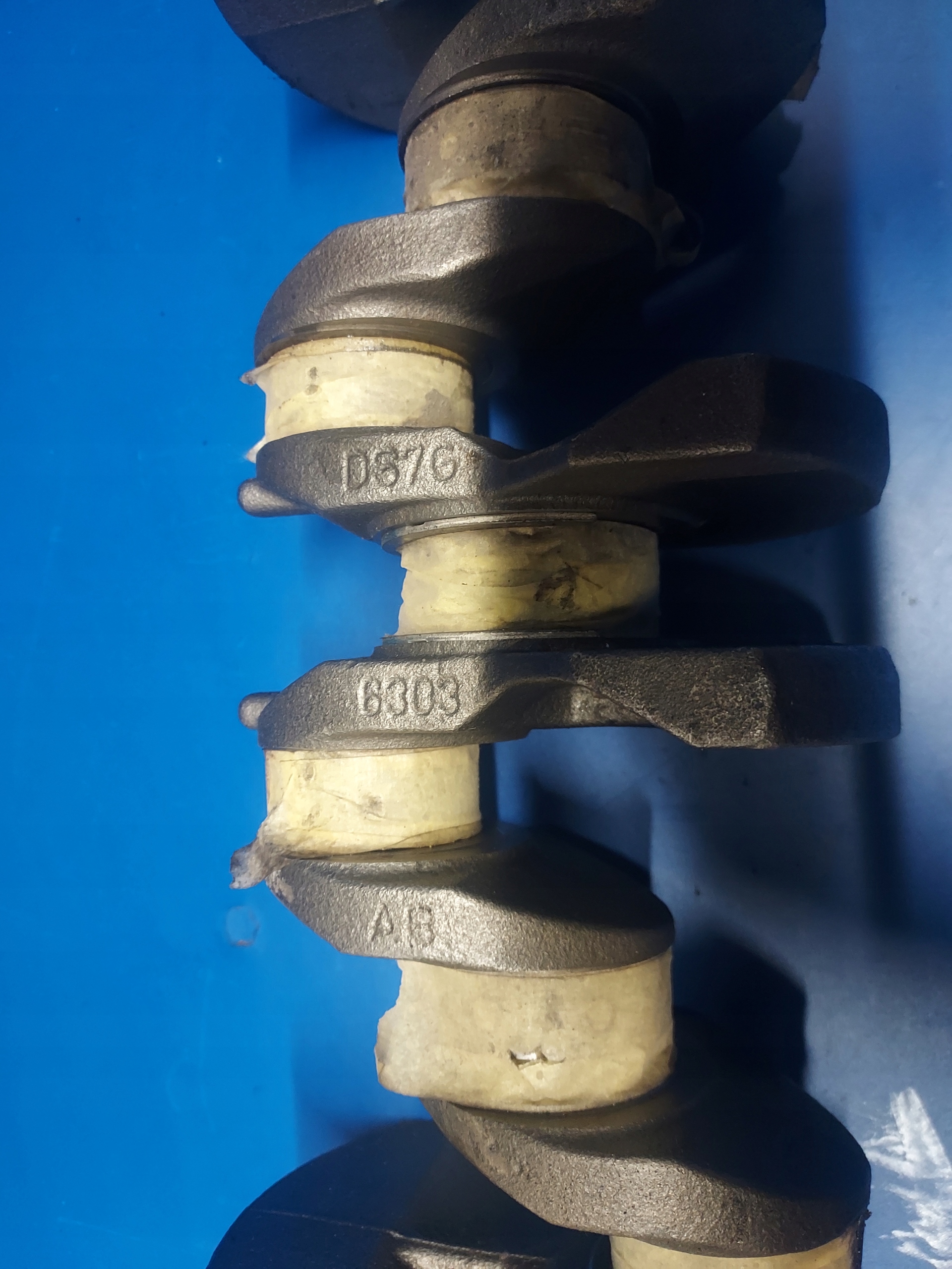 WAŁ KORBOWY FORD 1.5 ECOBOOST DS7G6303AB Numer katalogowy części DS7G6303AB