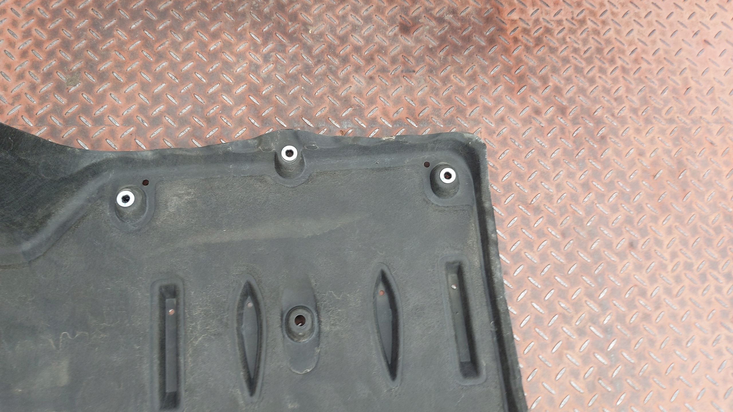 cover below bumper chassis rear rear part TOYOTA COROLLA E21 KOMBI 19