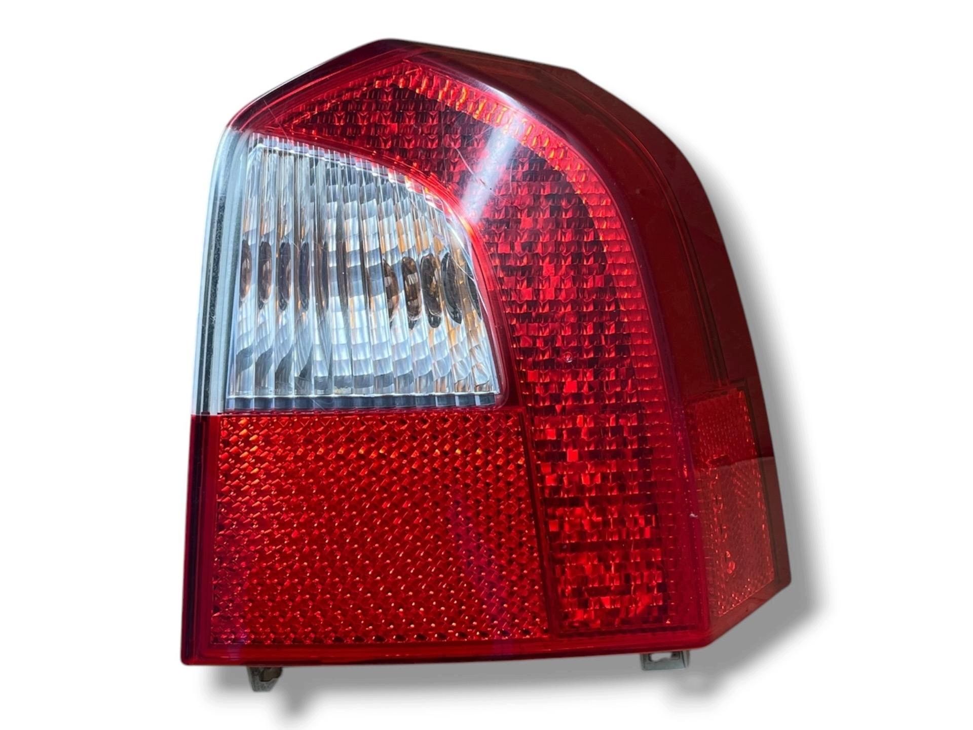 light rear right side Volvo XC70 2 2008 30698984