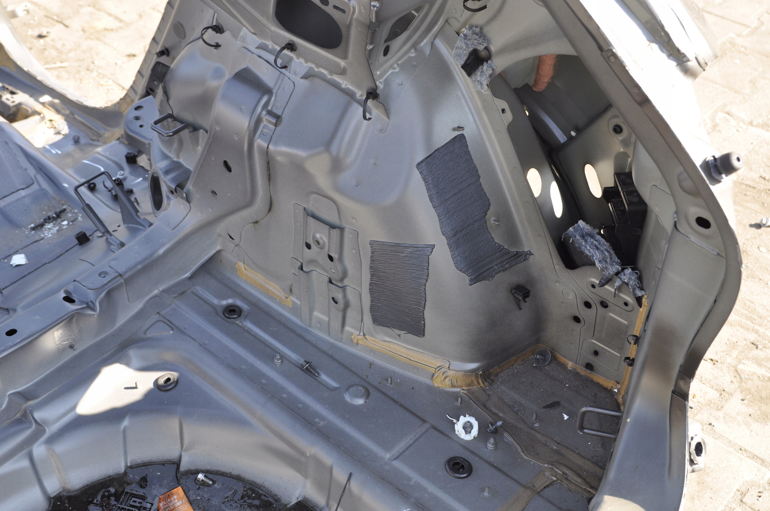 VOLVO XC40 ĆWIARTKA TYLNA BŁOTNIK PRAWY TYLNY TYŁ Producent części Volvo OE