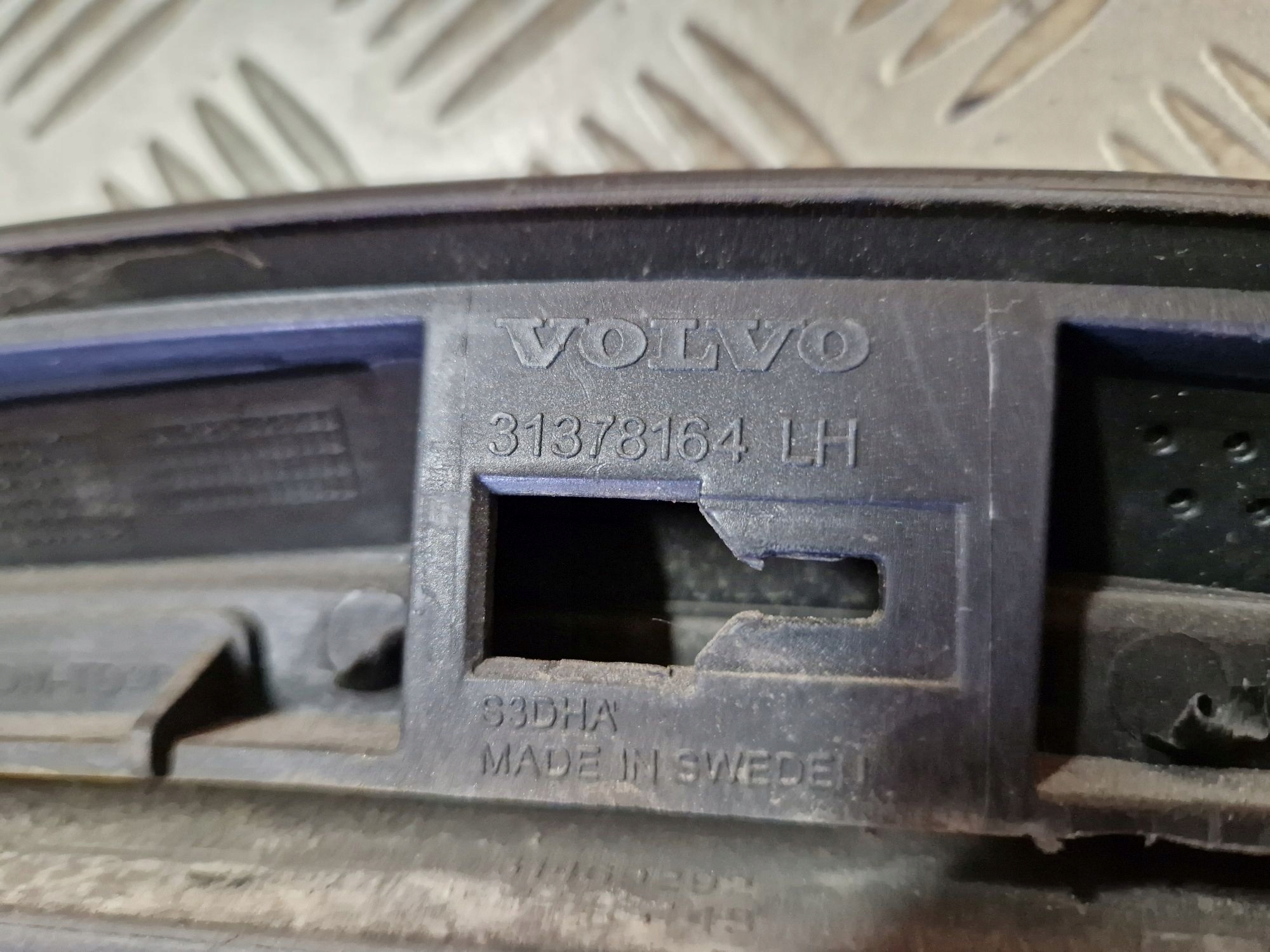 Blende Gehäuse für Kotflügel rechts oder links heck VOLVO XC90 II 2014R->