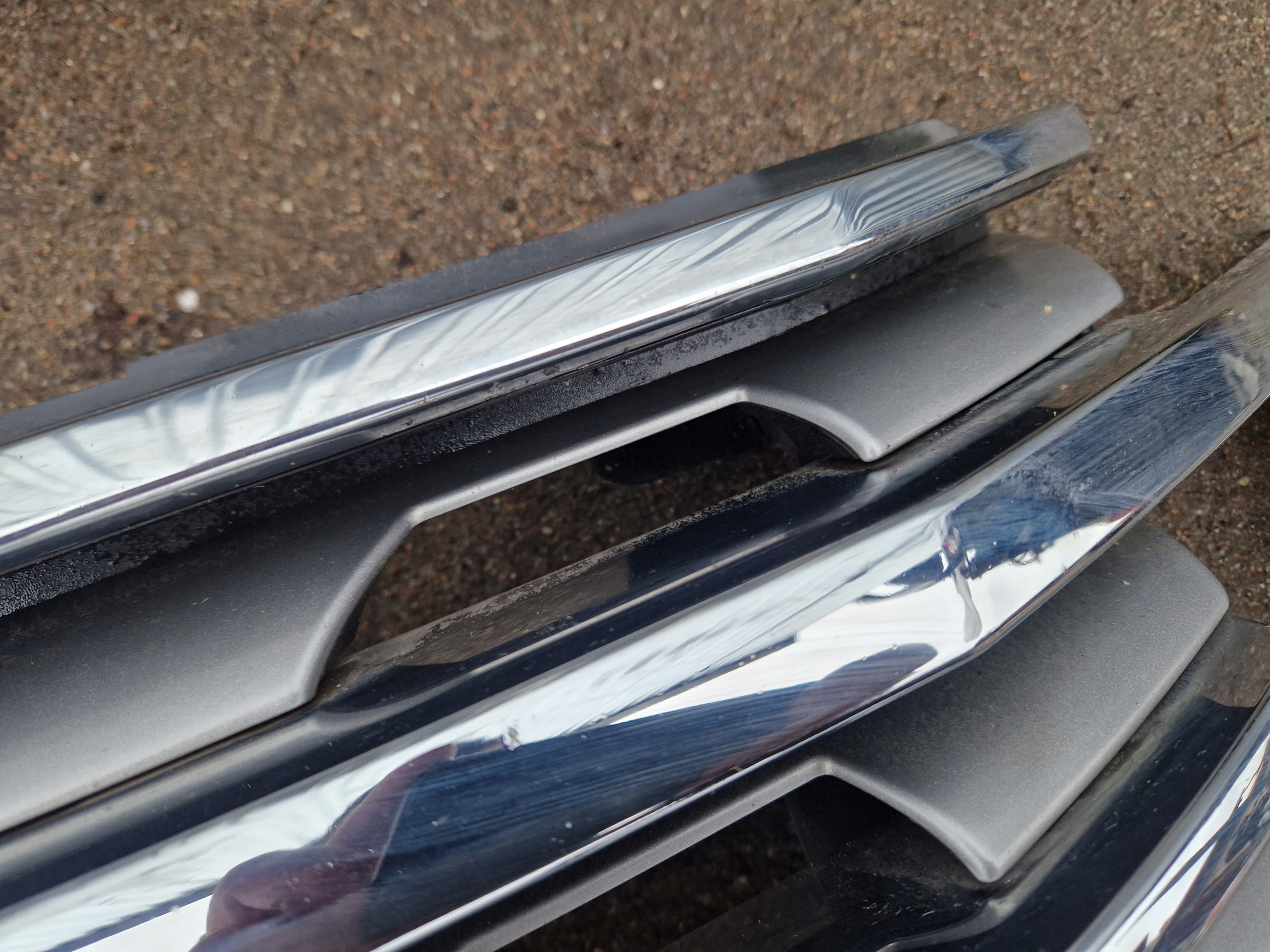 FORD EXPEDITION 2018 - 2021 решетка перед радиатора хром без камеры