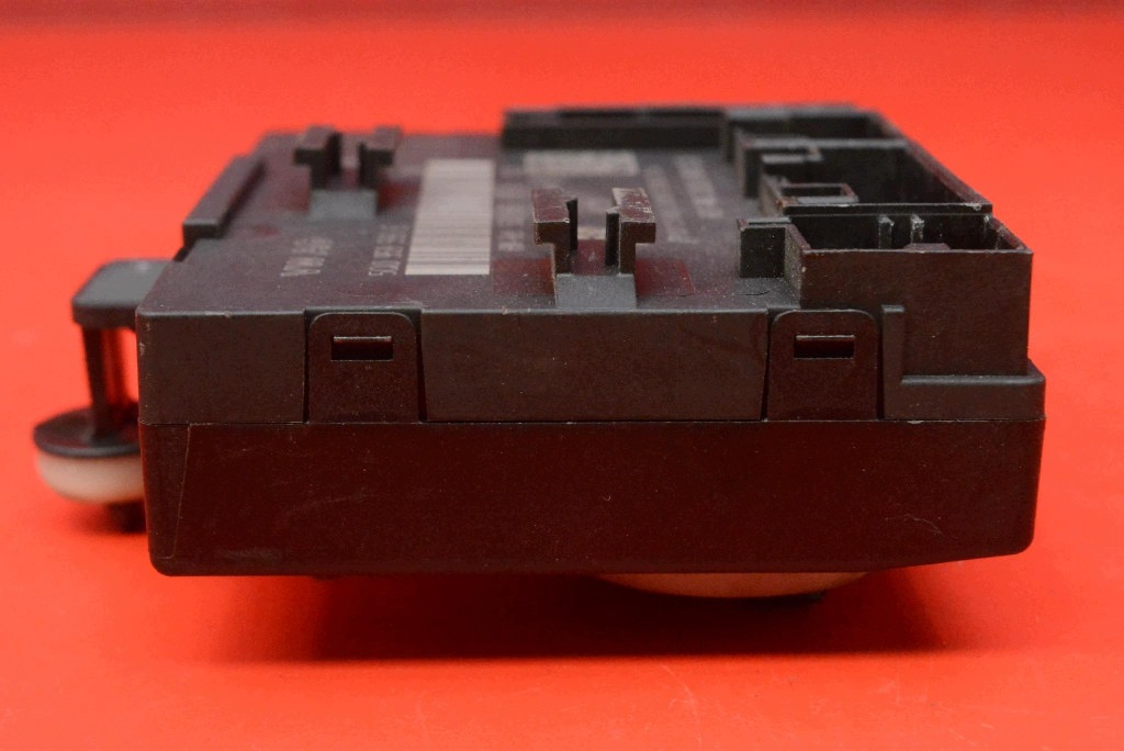 control unit module door left front 5Q0959593E VW PASSAT B8 14-19