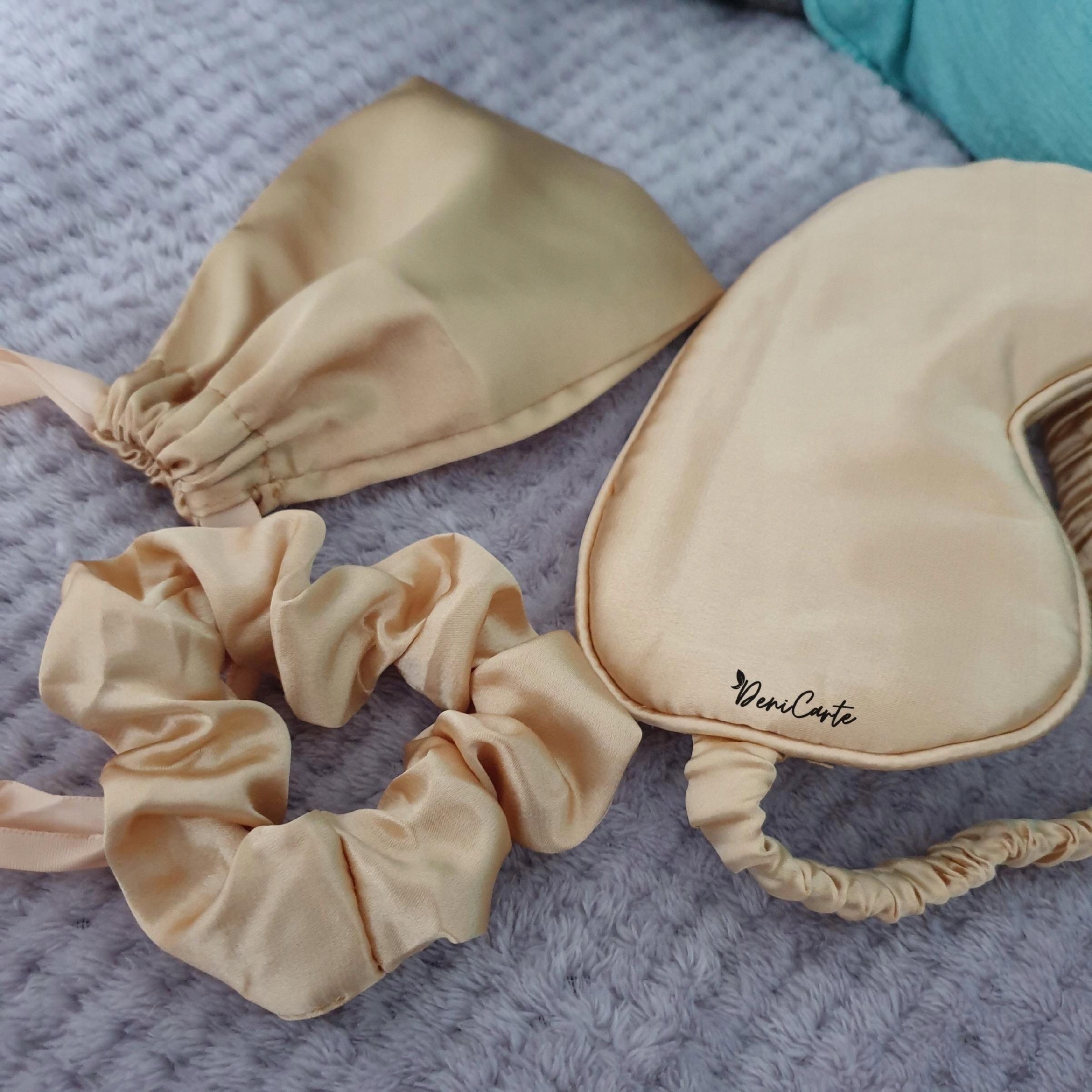 MASKA ZŁOTA DO SPANIA OPASKA NA OCZY SCRUNCHIE Wzór dominujący bez wzoru