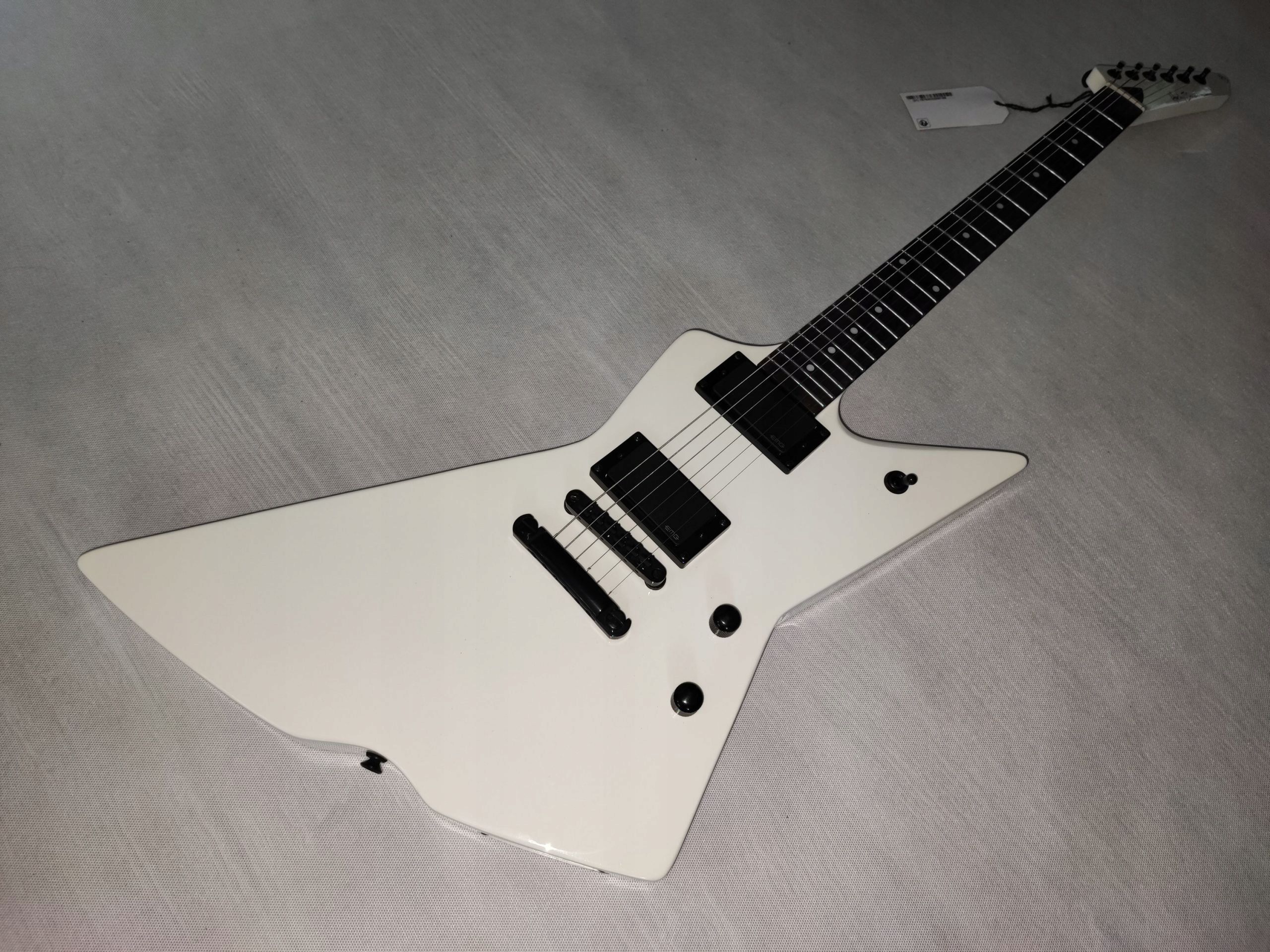 HARLEY BENTON EX-84 MODERN EMG 81/60 VW EXPLORER Marka Harley benton