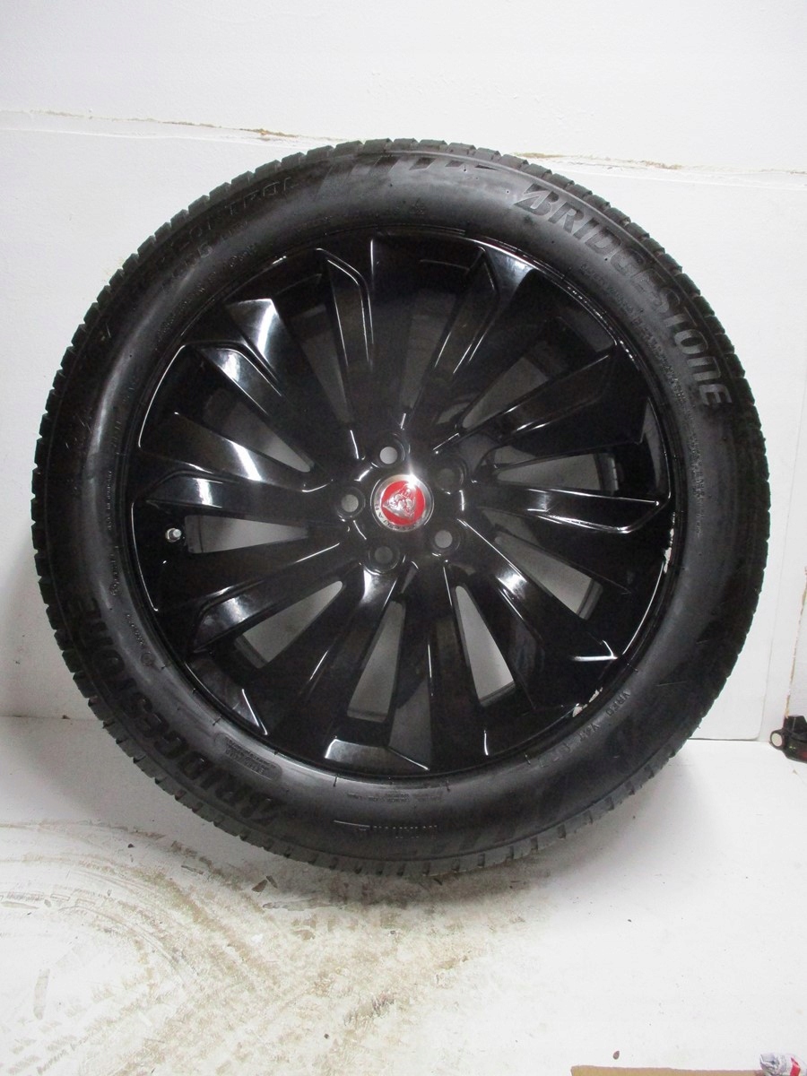 wheels discs tyres JAGUAR E PACE R19 M+S 5MM
