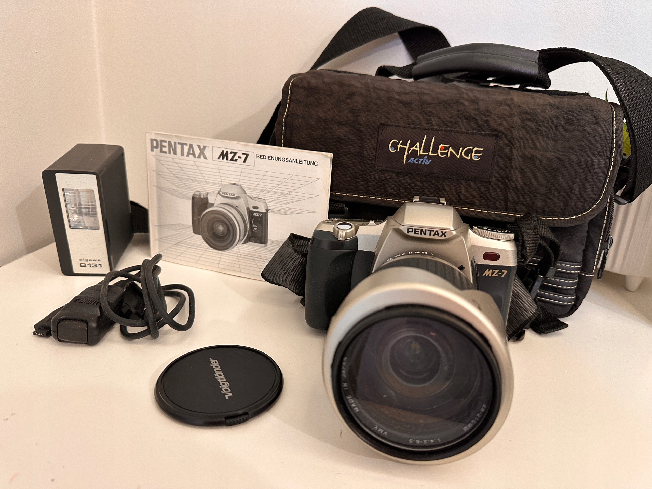 PENTAX ＊ist Pentax *ist - Camera-wiki.org - The free camera encyclopedia