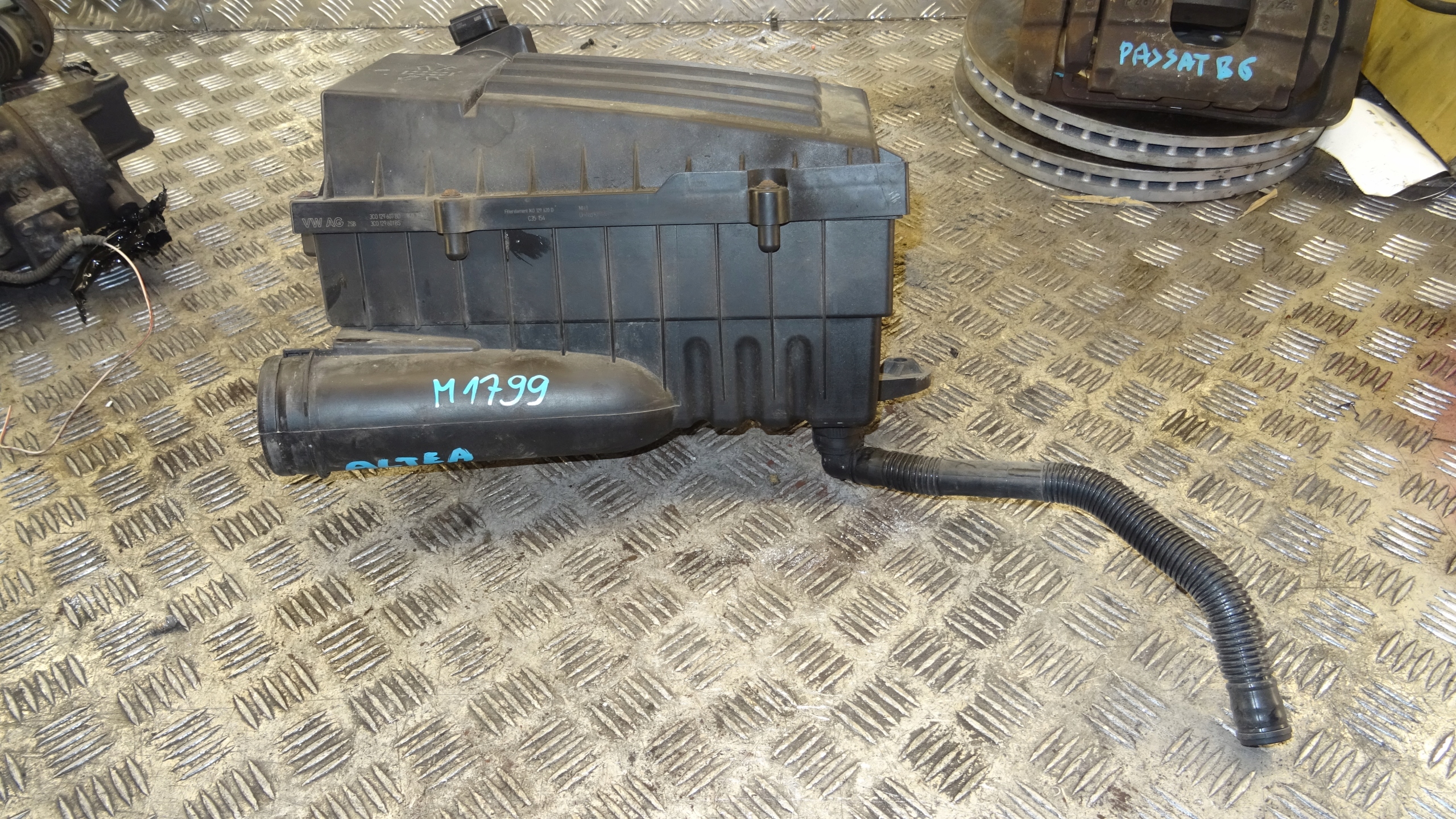 SEAT OE 3C0129607BD poklopač filtera zračni