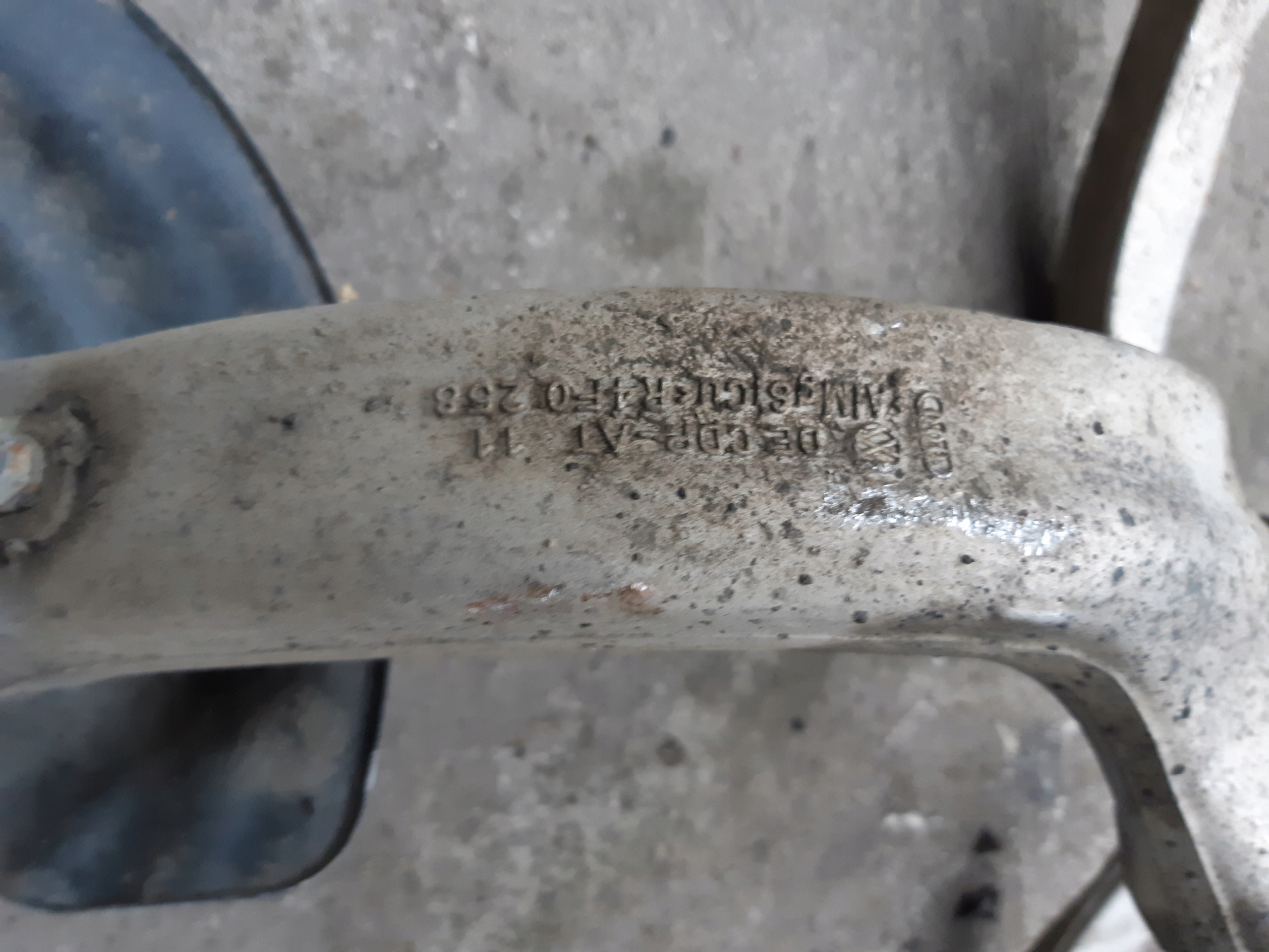 AUDI A6 C6 swing right front right front 4F0258