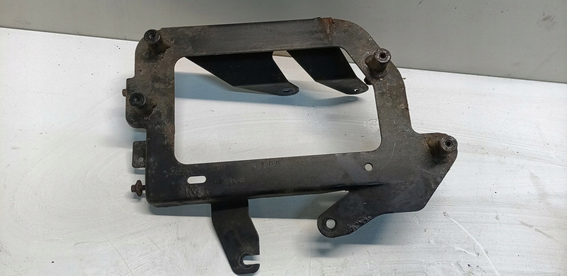 Support plaque Console RANGE ROVER DISCOVERY SPORT EVOQUE GJ32-6K767-AB