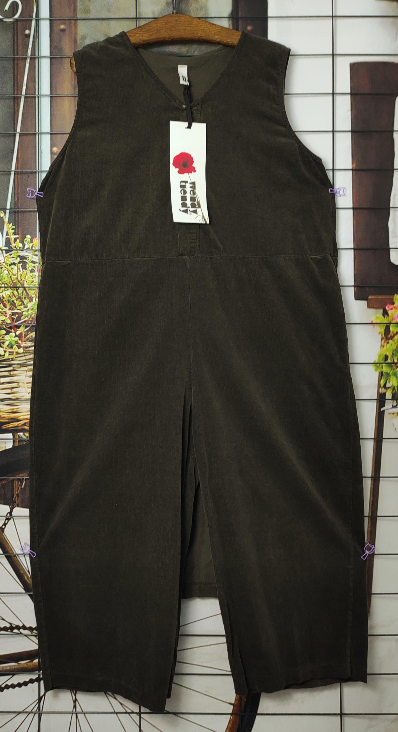 KOMBINEZON WENDY TRENDY BAWEŁNIANY SZTRUKSOWY SZWEDY Z PELERYNKĄ FANGO Kolor brązowy