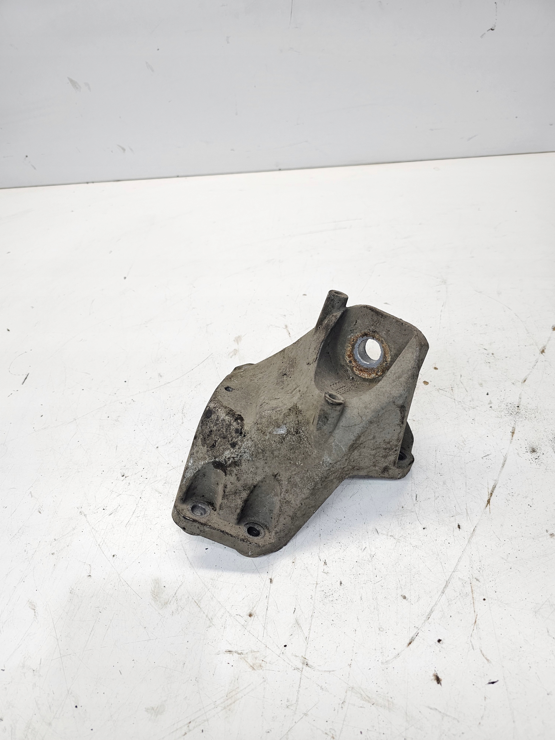 SUPPORTO SUPPORTO CAMBIO DESTRO AUDI A4 B7 8E0399113P