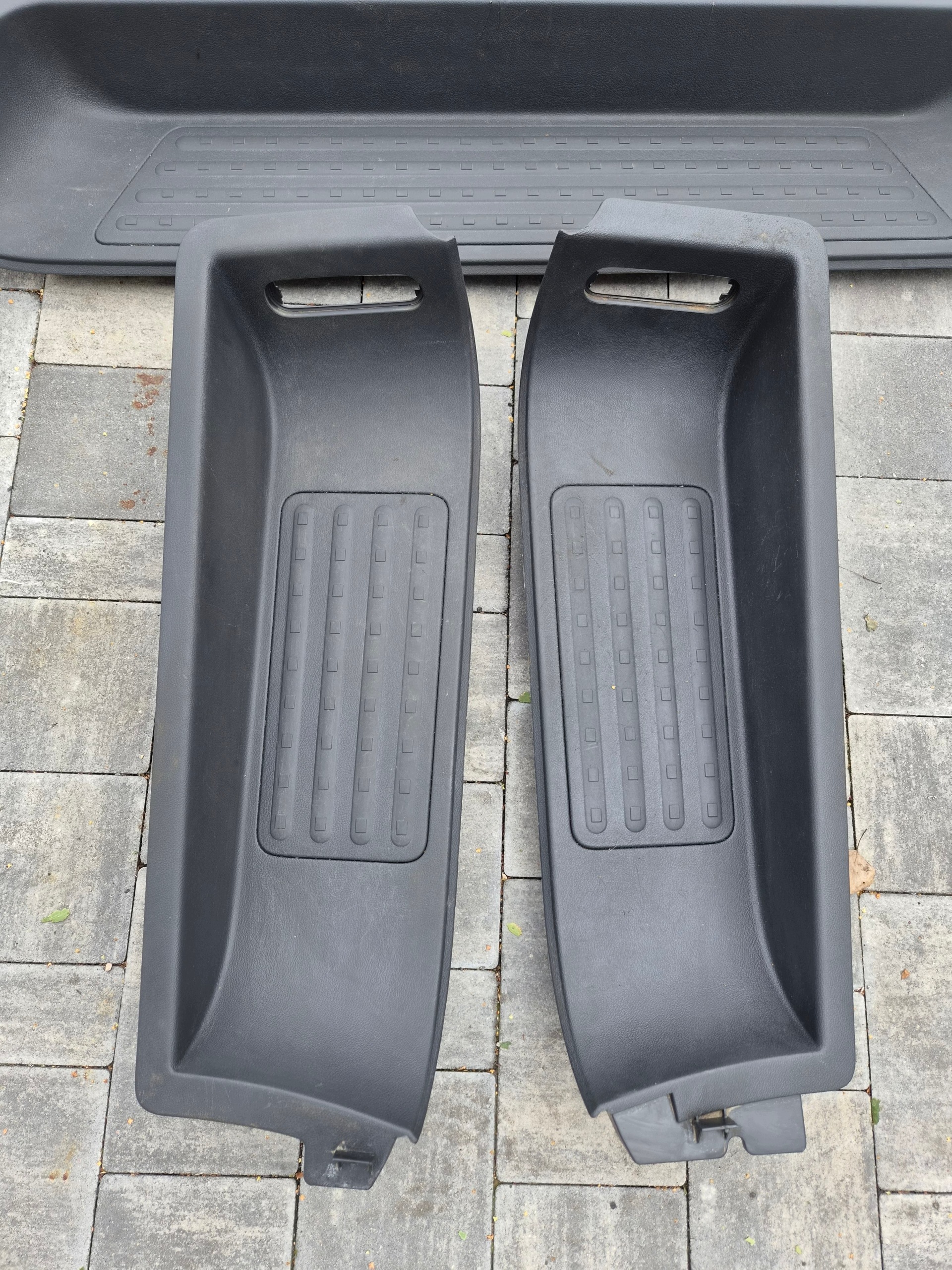 VW T5 T5LIFT T6 thresholds mouldings threshold stopnie Multivan stan bdb cena za szt.