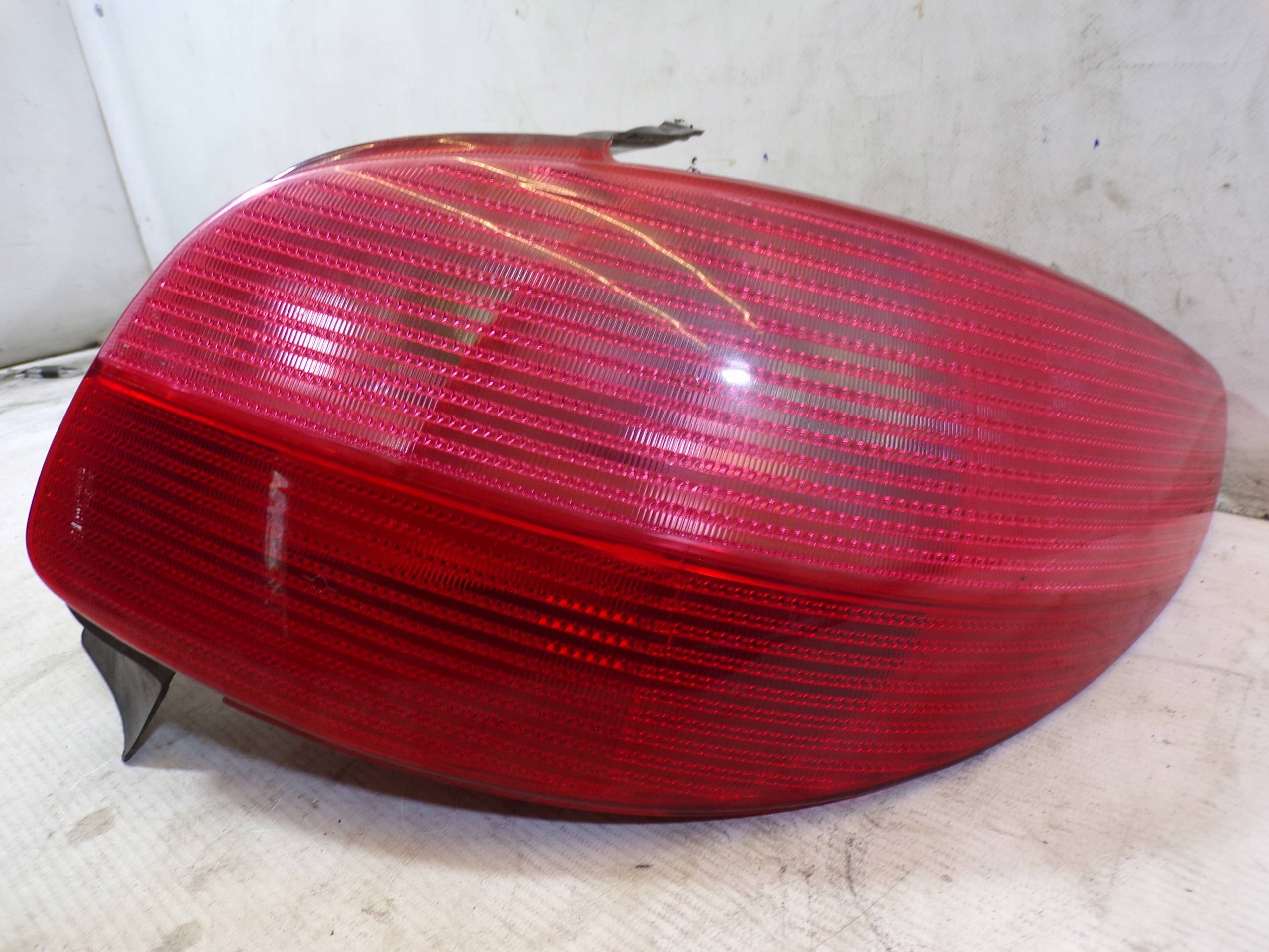 light rear rear part right PEUGEOT 206 (3)