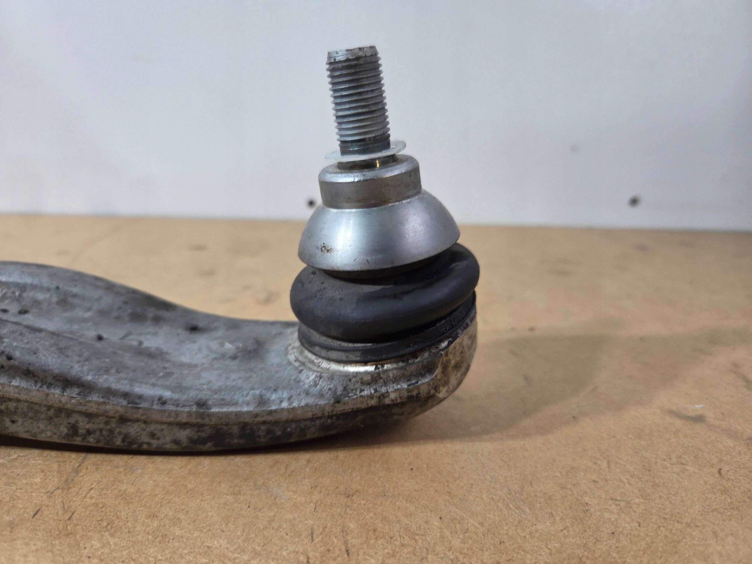 Mercedes-Benz GLA H247 arm front right 2473330400 (Q818)