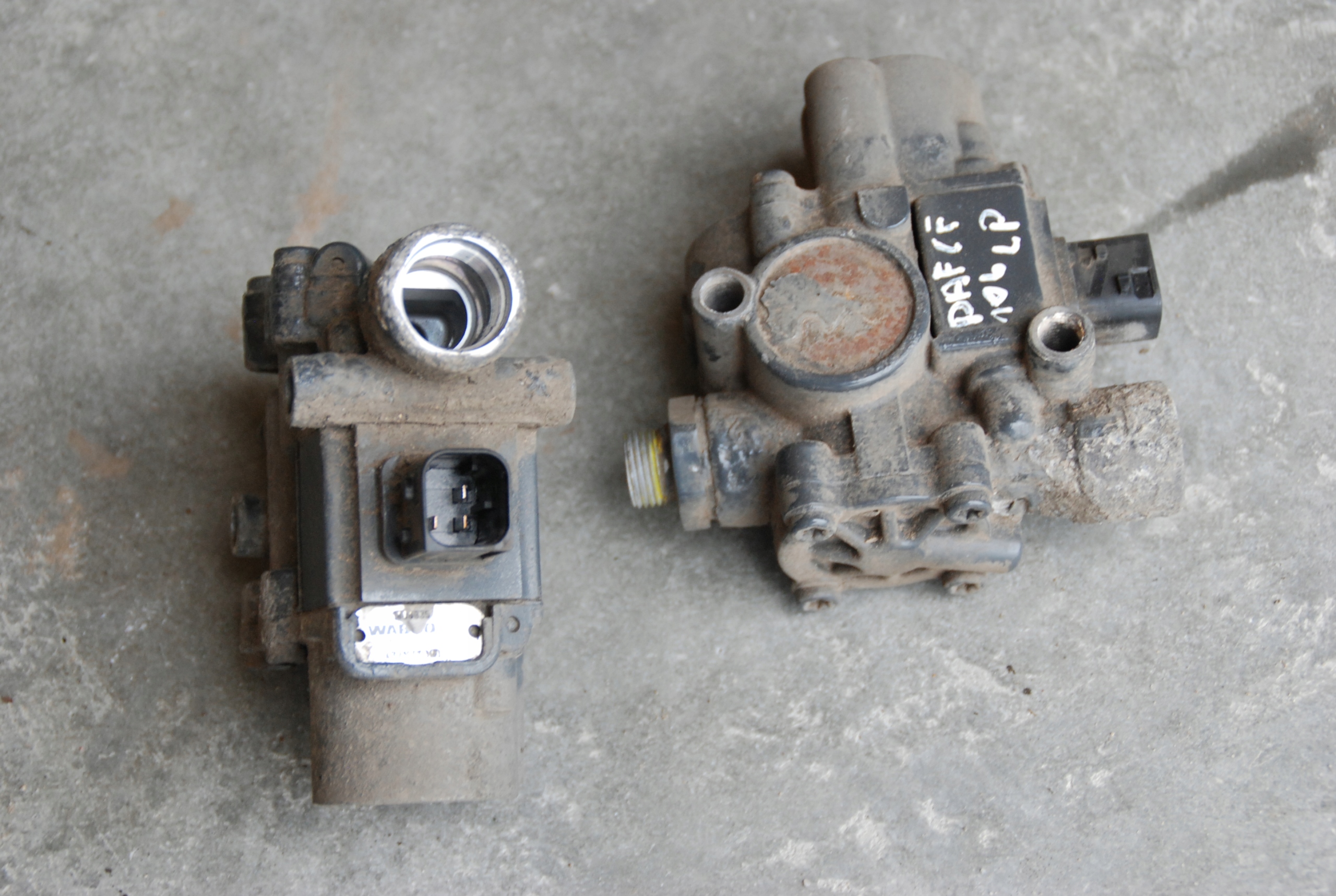 ZAWOR MODULATOR ABS PRZOD DAF XF 106 EURO 6 Car type Trucks