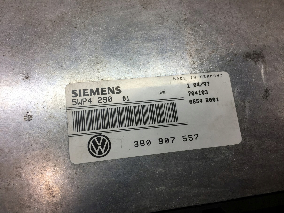 control unit of the engine PASSAT B5 1.6 3B0907557 5WP4290