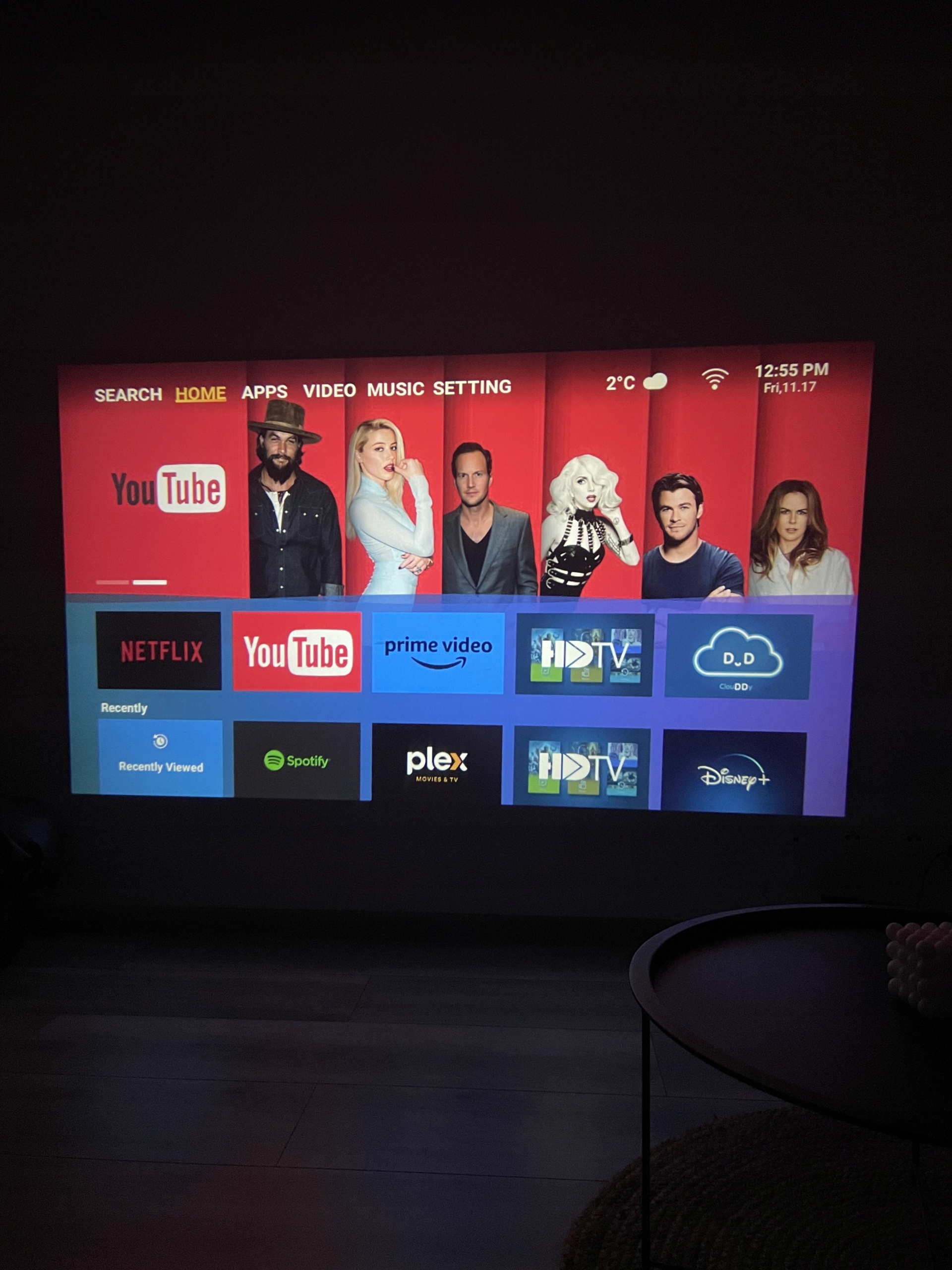 PROJEKTOR RZUTNIK ANDROID TV WIFI FULL HD PRZENOŚNY SMART GŁOŚNIK OBROTOWY Marka Magcubic