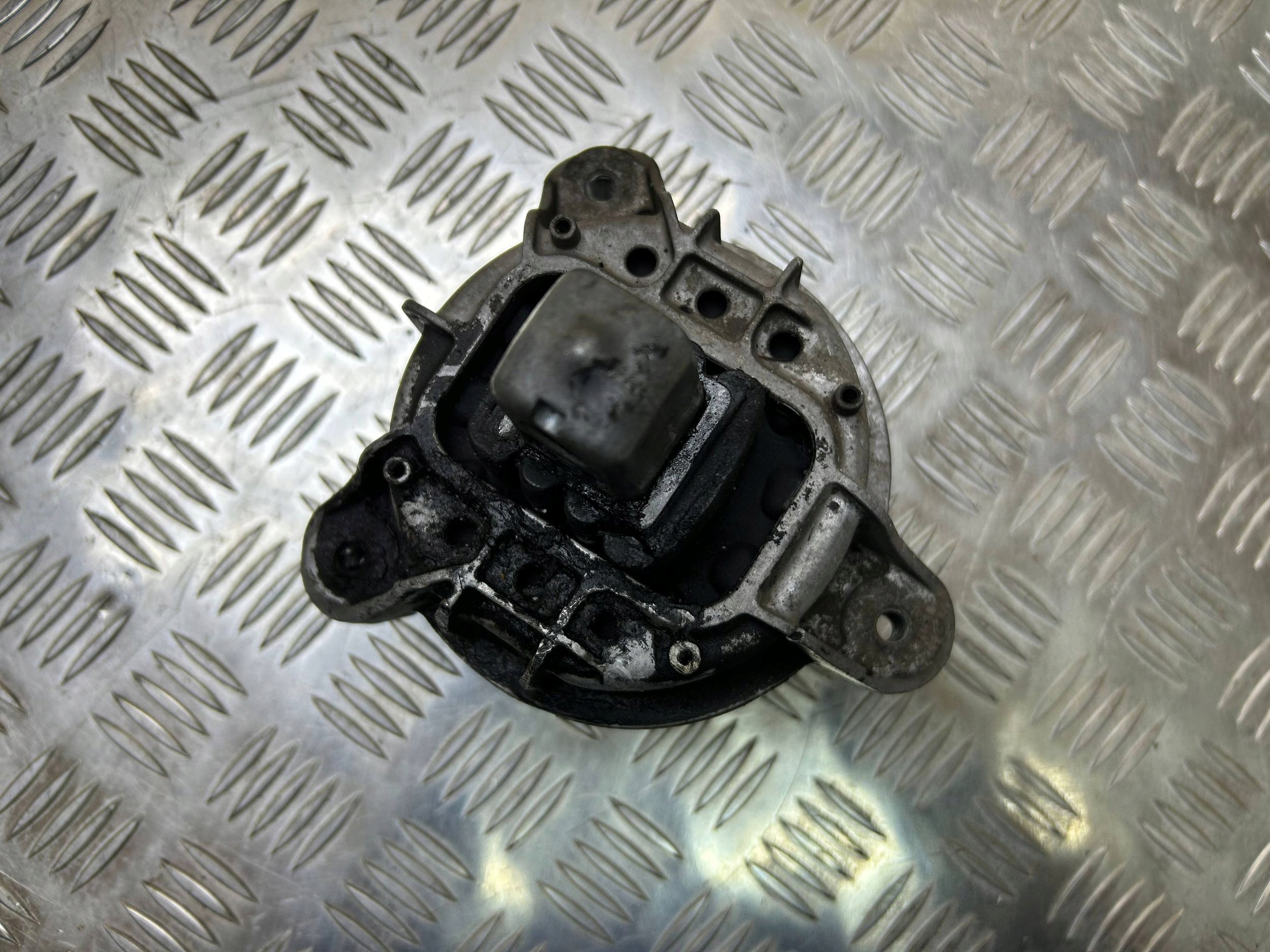 Console / Support / Support plaque Moteur BMW 5 F10 F11 2011 6780263