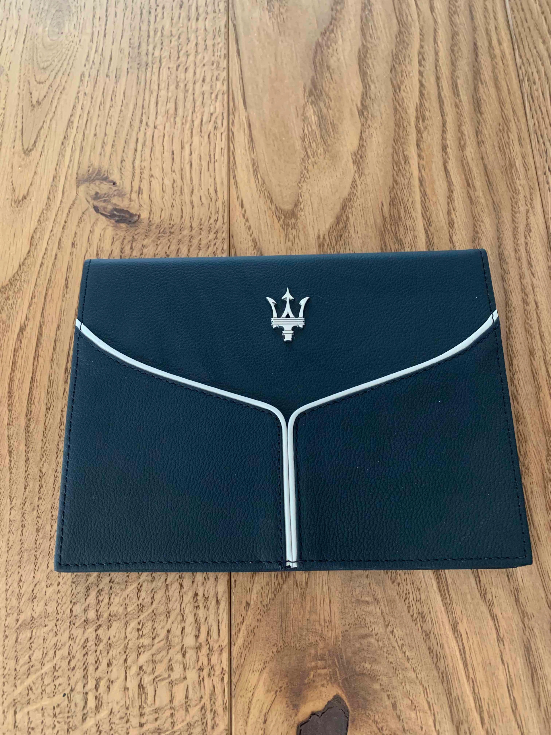 Оригинальная книга Руководство чехол Maserati Ghibli