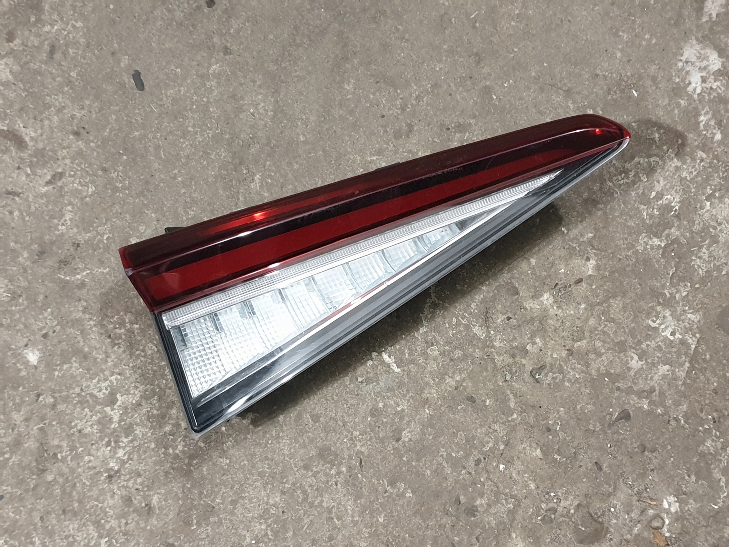 фонарь крышки багажника задний led левый SKODA ENYAQ IV 5LG945307