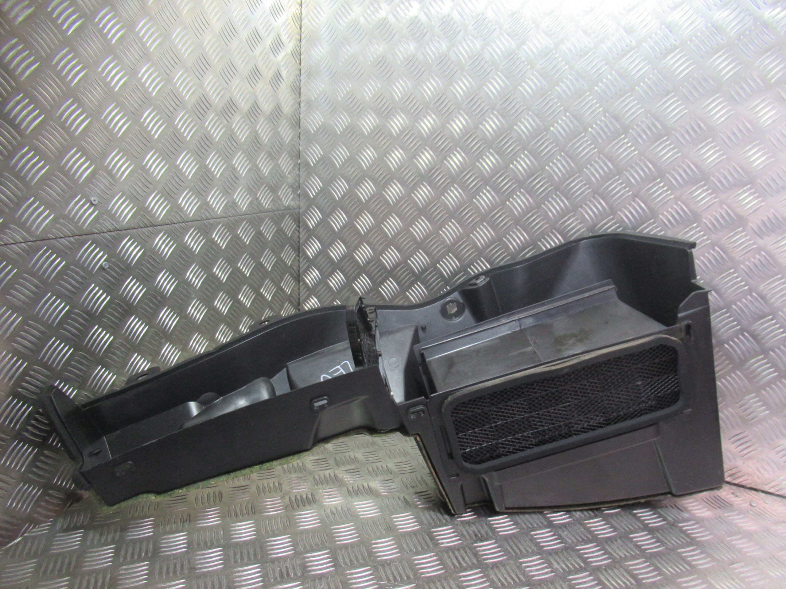 OBUDOWA FILTRA MASERATI LEVANTE 670174737