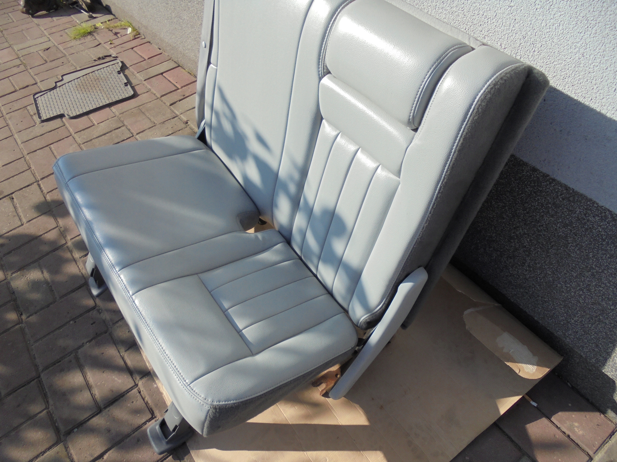 кресло левый зад 3 LINCOLN NAVIGATOR 2004