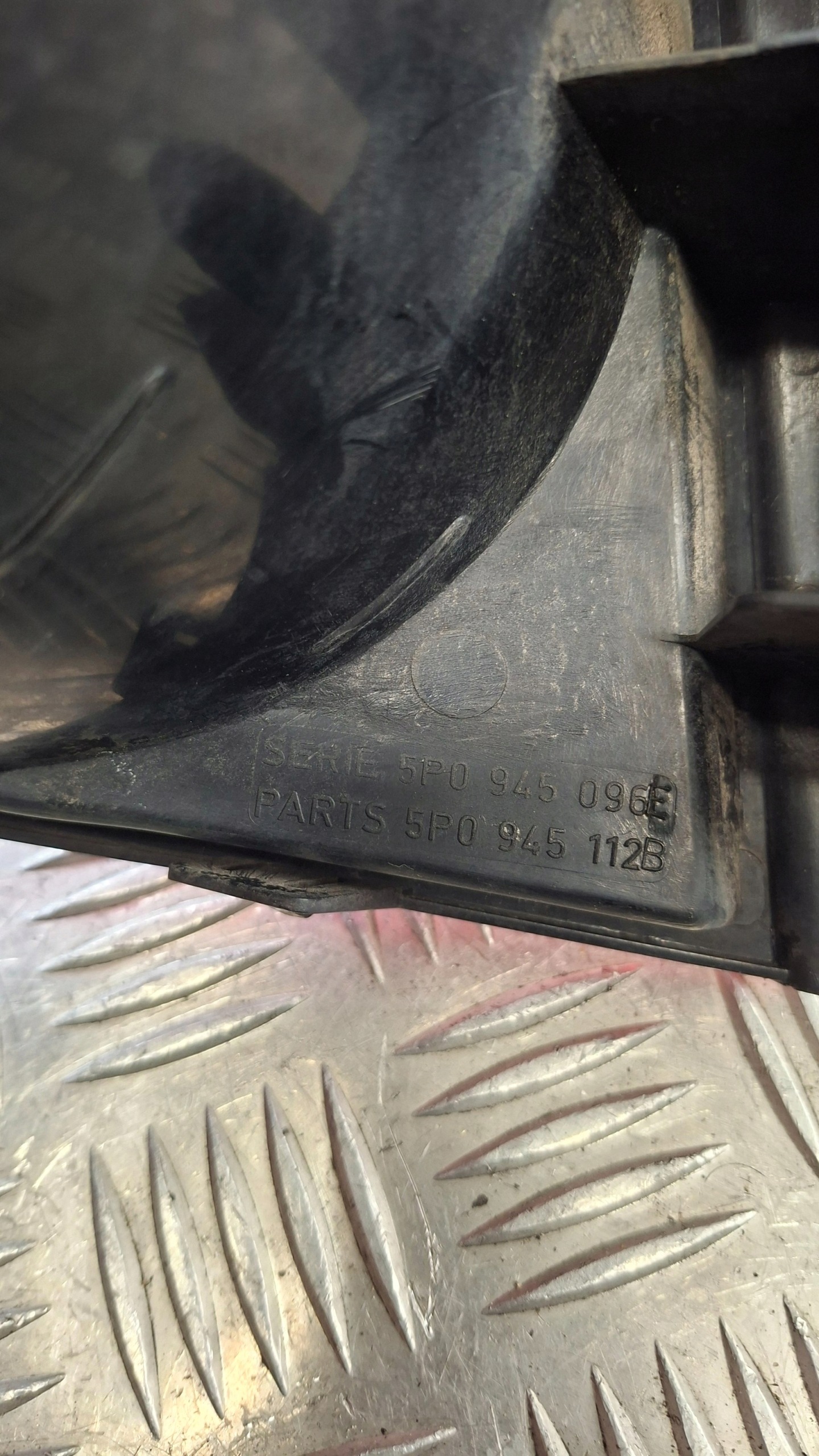 SEAT ALTEA light right rear part 5P0945112B