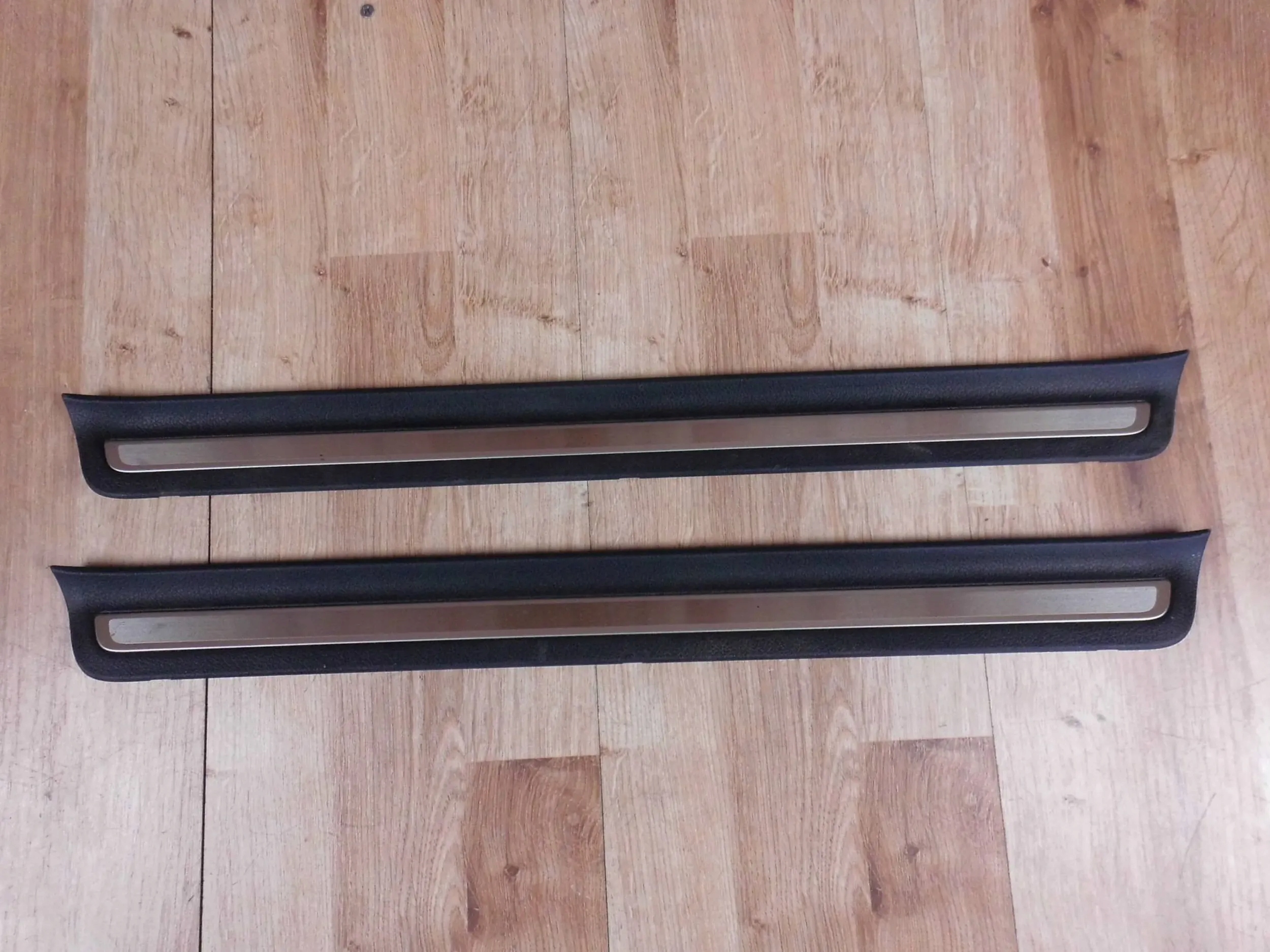 KIA Stinger moulding threshold front right left 85873-J5100 85883-J5100