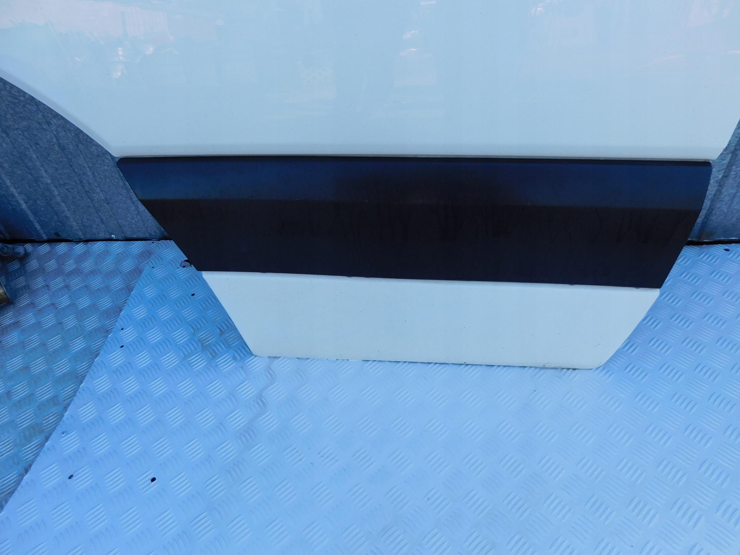 Sprinter 906 VW Crafter door left driver´s front 06-18r without KOROZJI biale