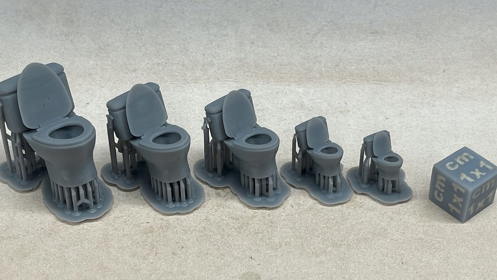 

Kompakt Wc otwarty 1:72