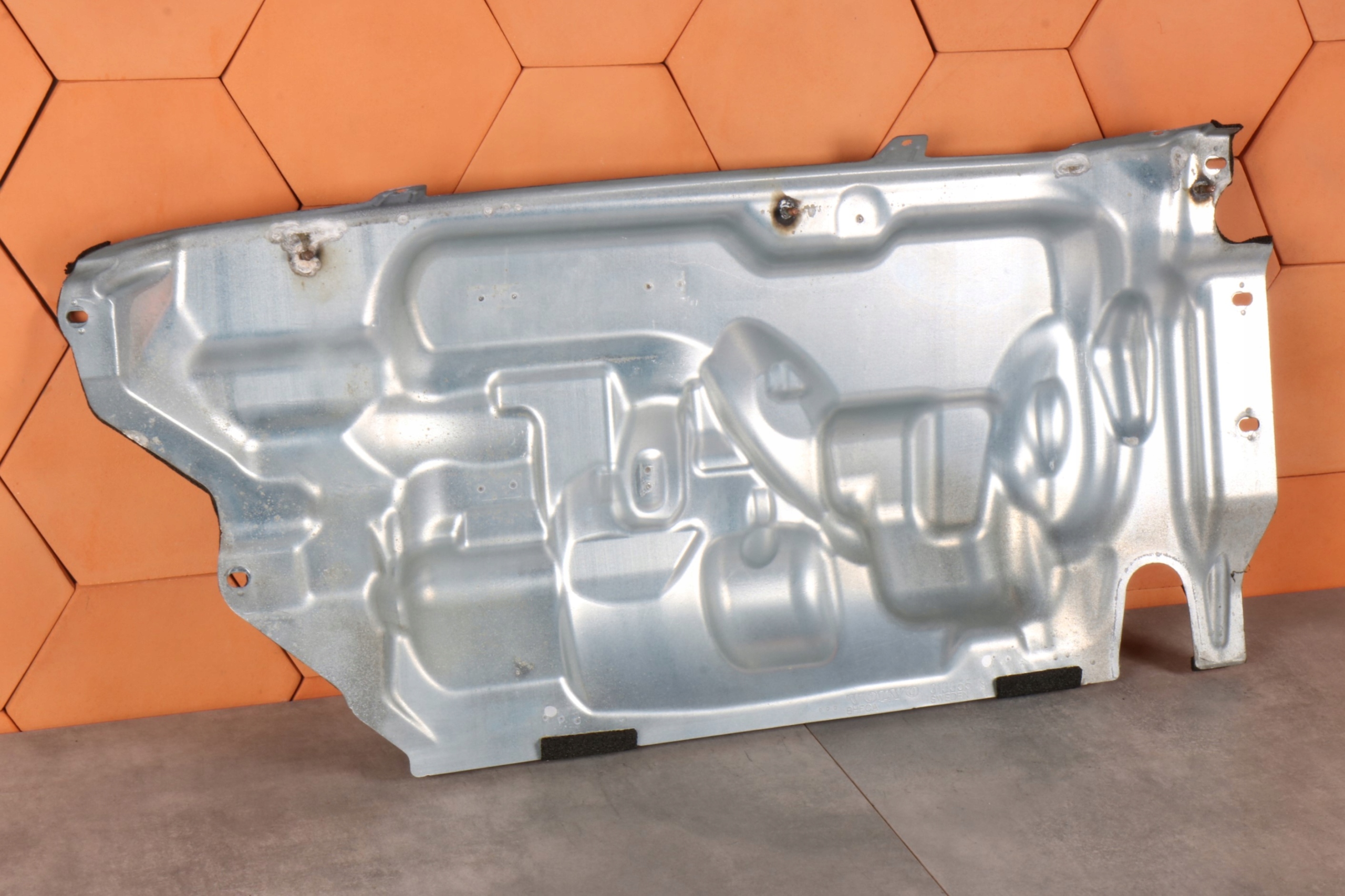 VOLVO XC60 und Blende Abdeckung TERMICZNA PRZEGRODA SCIANA PANEL 31335579