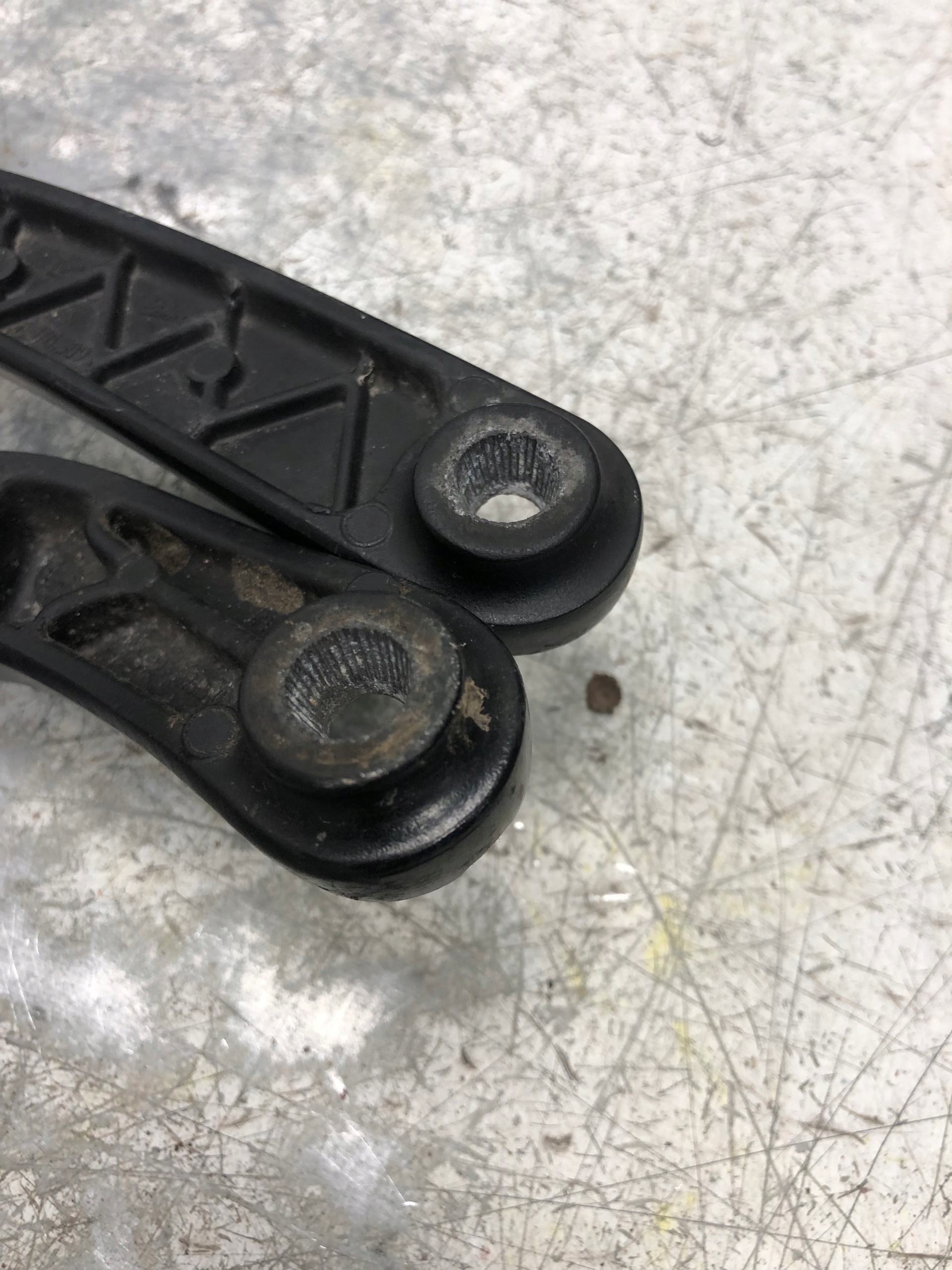 wiper arms AUDI A4 B8 EUROPA